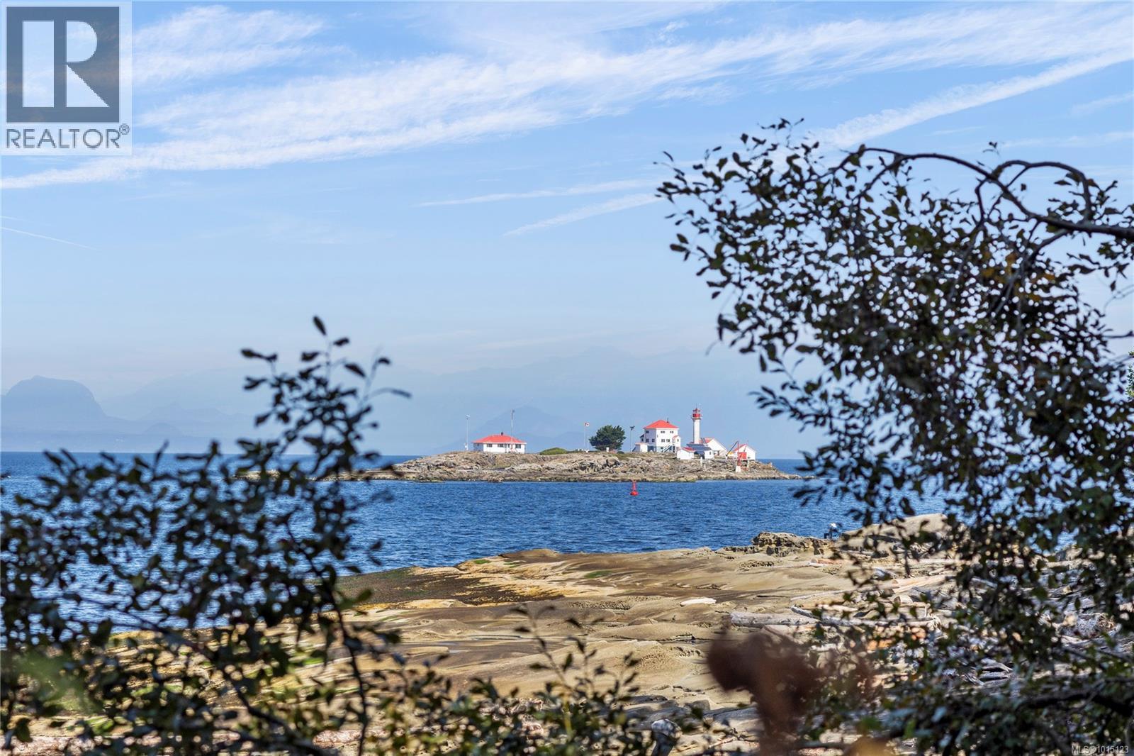 2530 Spring Beach Dr, Gabriola Island