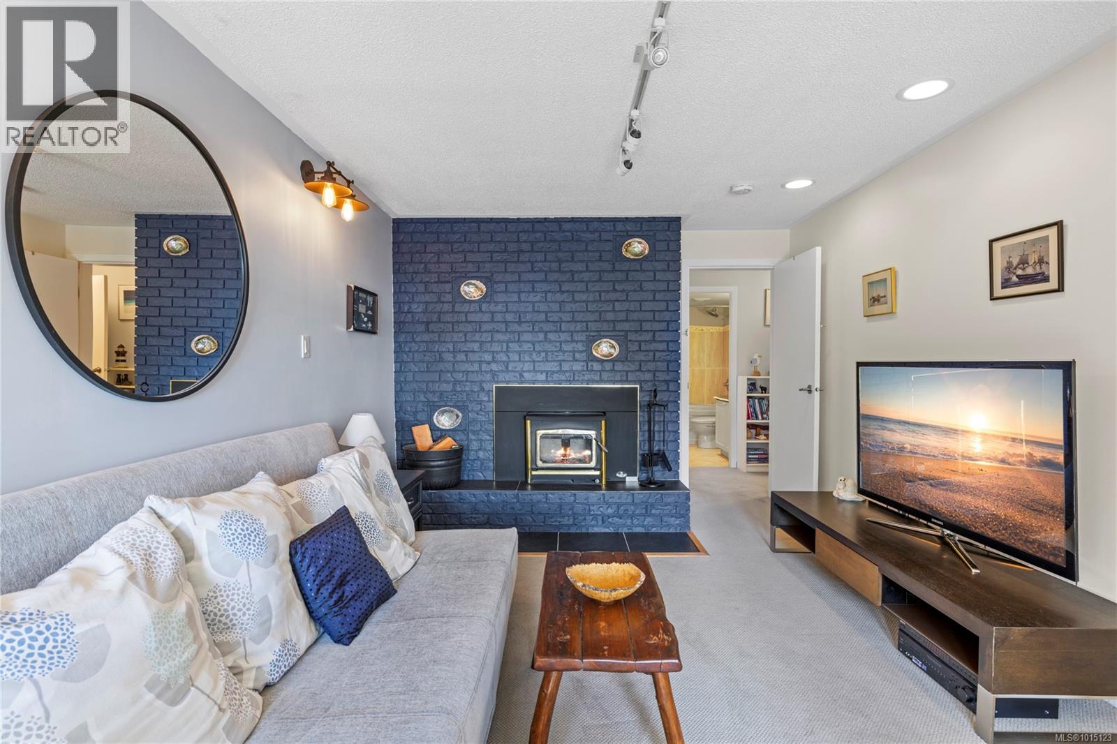 2530 Spring Beach Dr, Gabriola Island