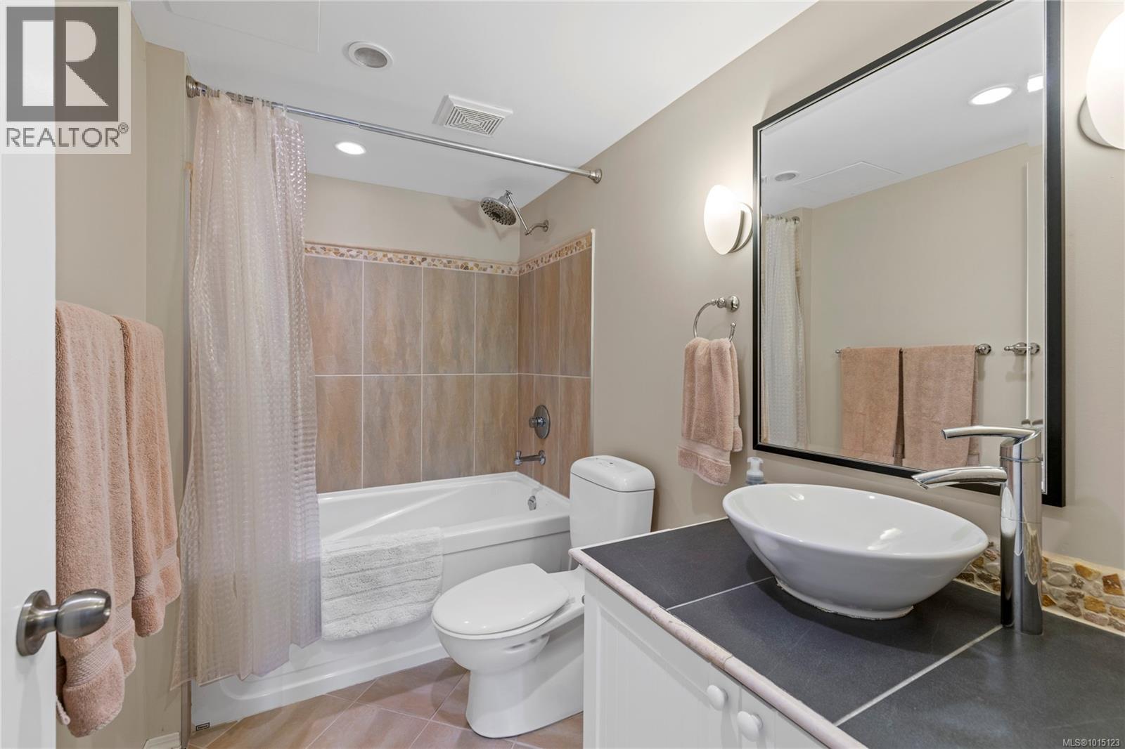2530 Spring Beach Dr, Gabriola Island