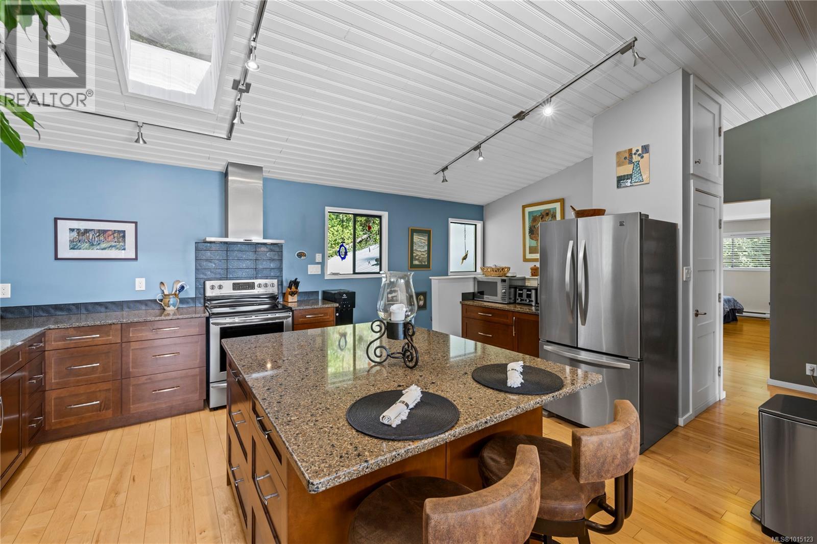 2530 Spring Beach Dr, Gabriola Island