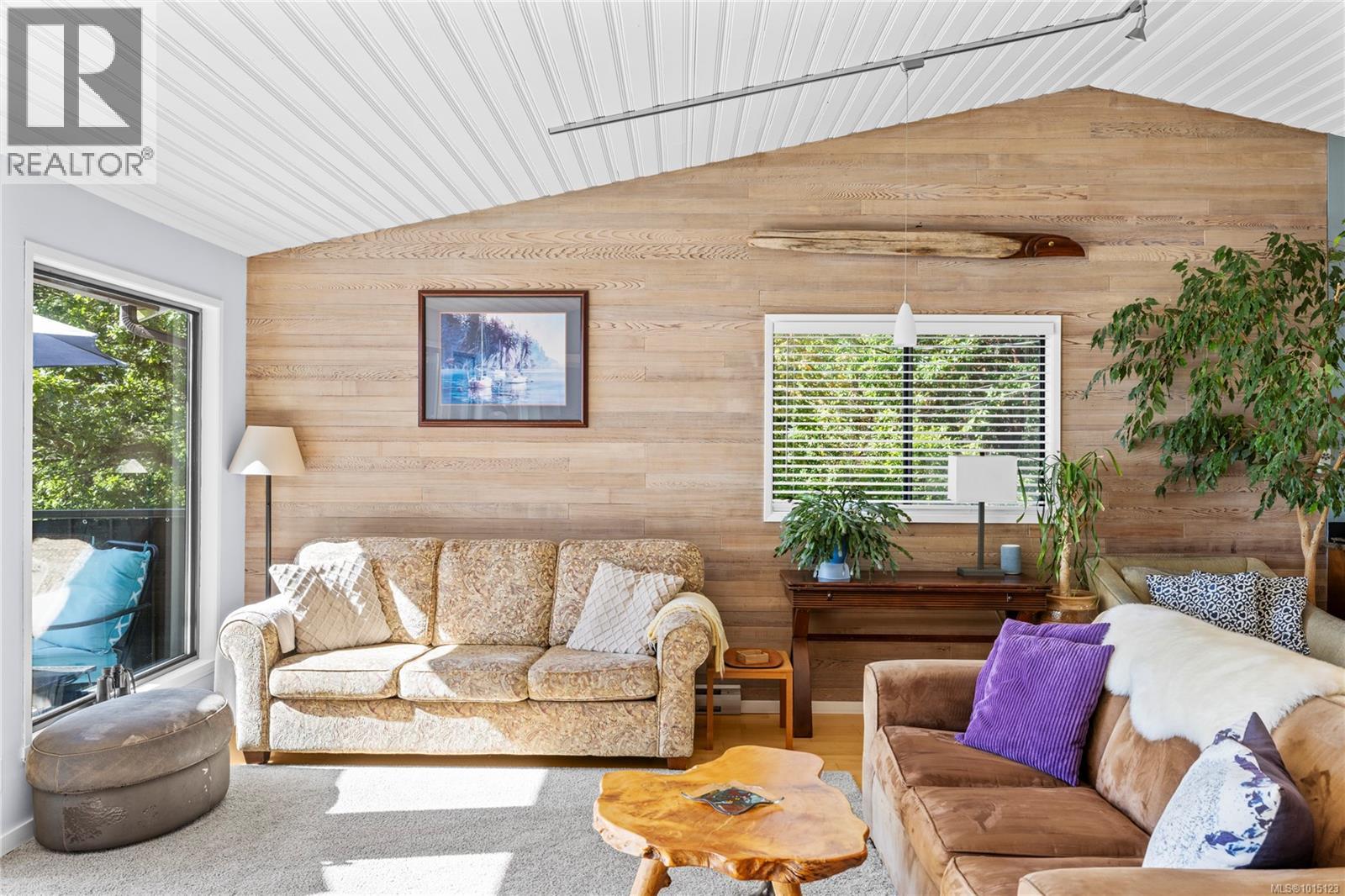 2530 Spring Beach Dr, Gabriola Island