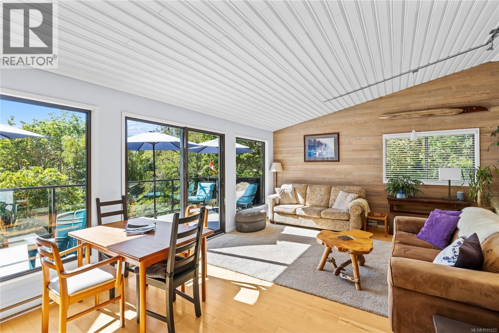 2530 Spring Beach Dr, Gabriola Island