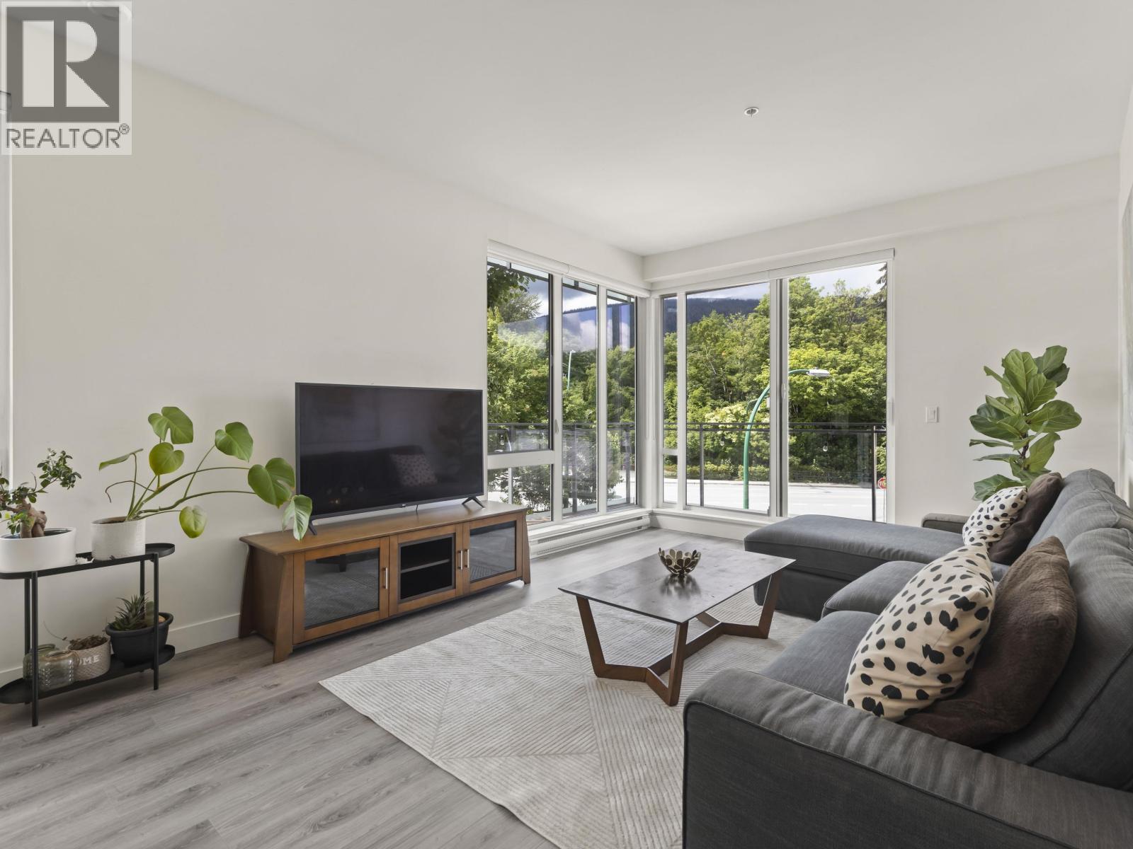 303 1327 DRAYCOTT ROAD, North Vancouver