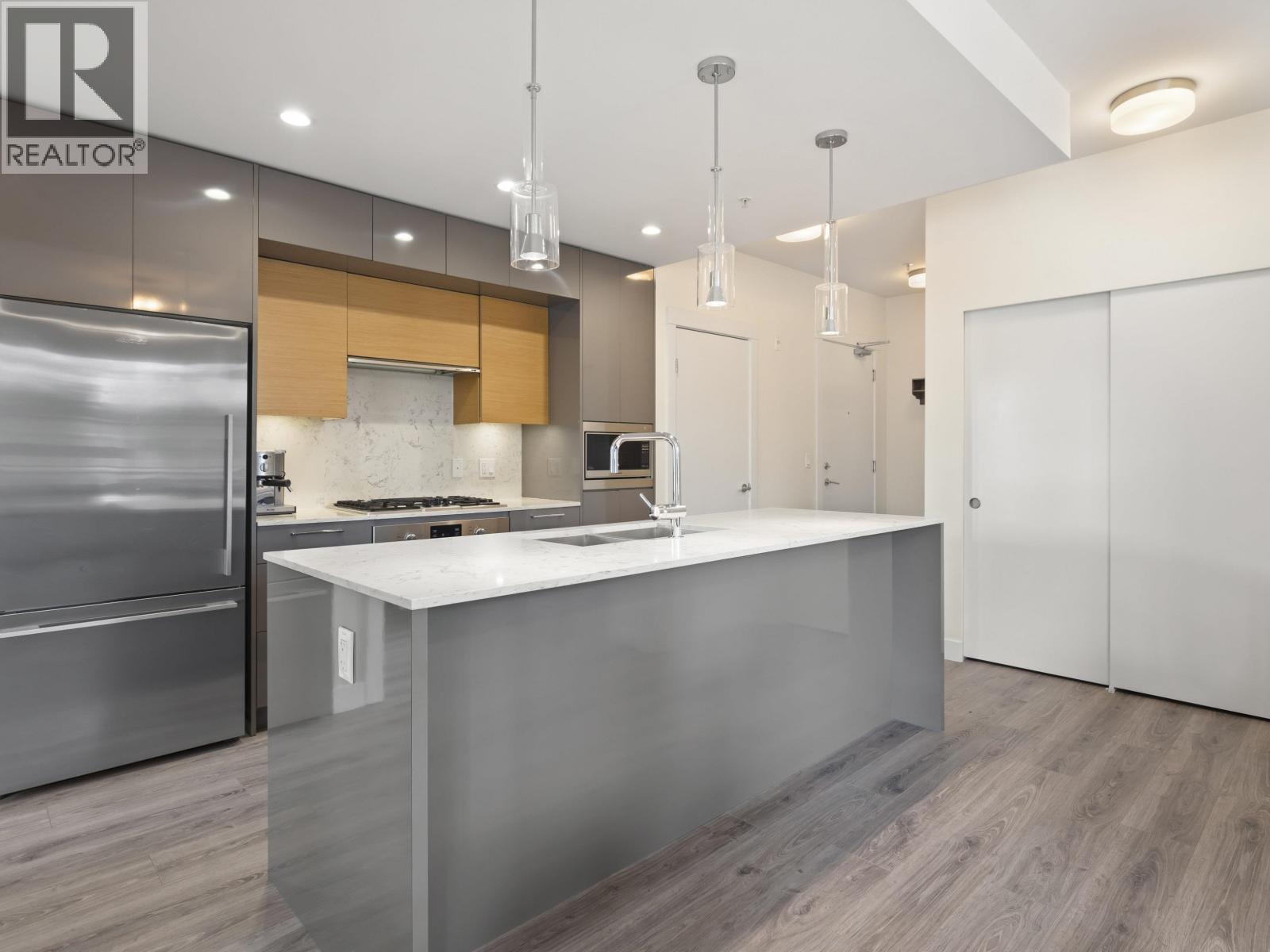 303 1327 DRAYCOTT ROAD, North Vancouver