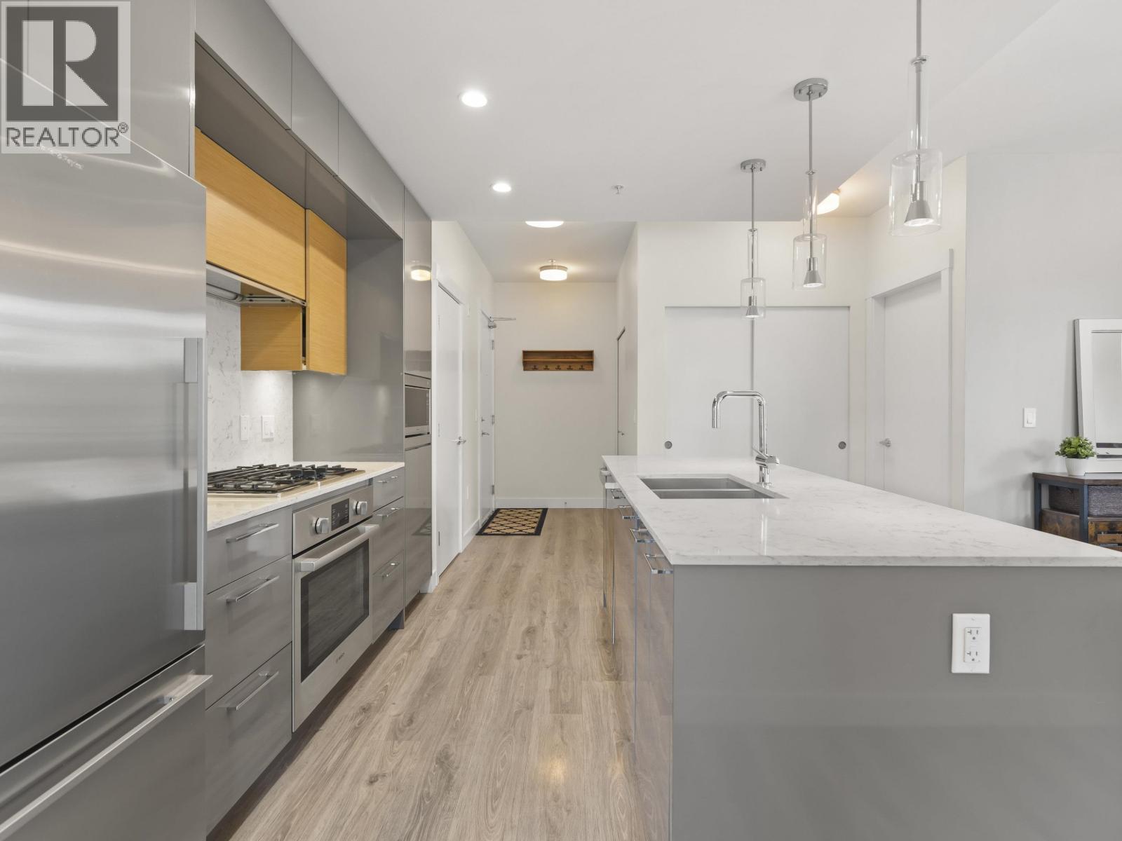 303 1327 DRAYCOTT ROAD, North Vancouver