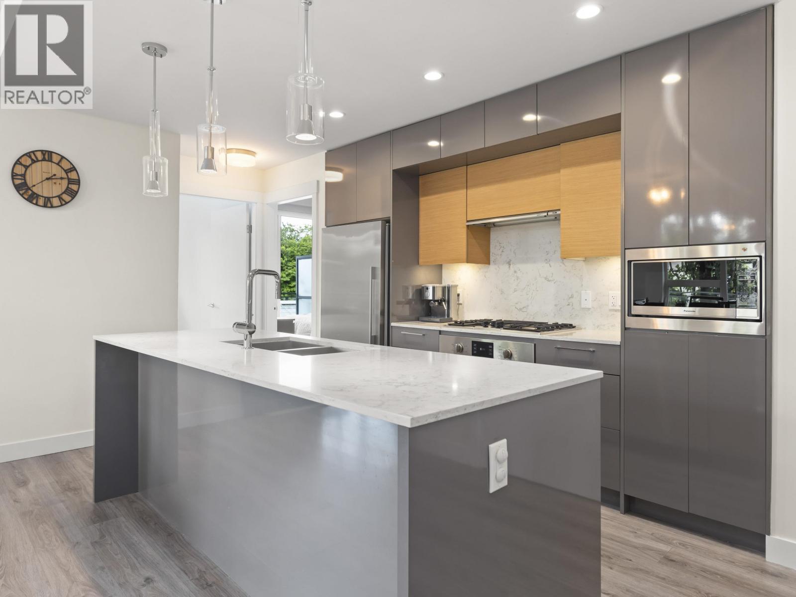 303 1327 DRAYCOTT ROAD, North Vancouver