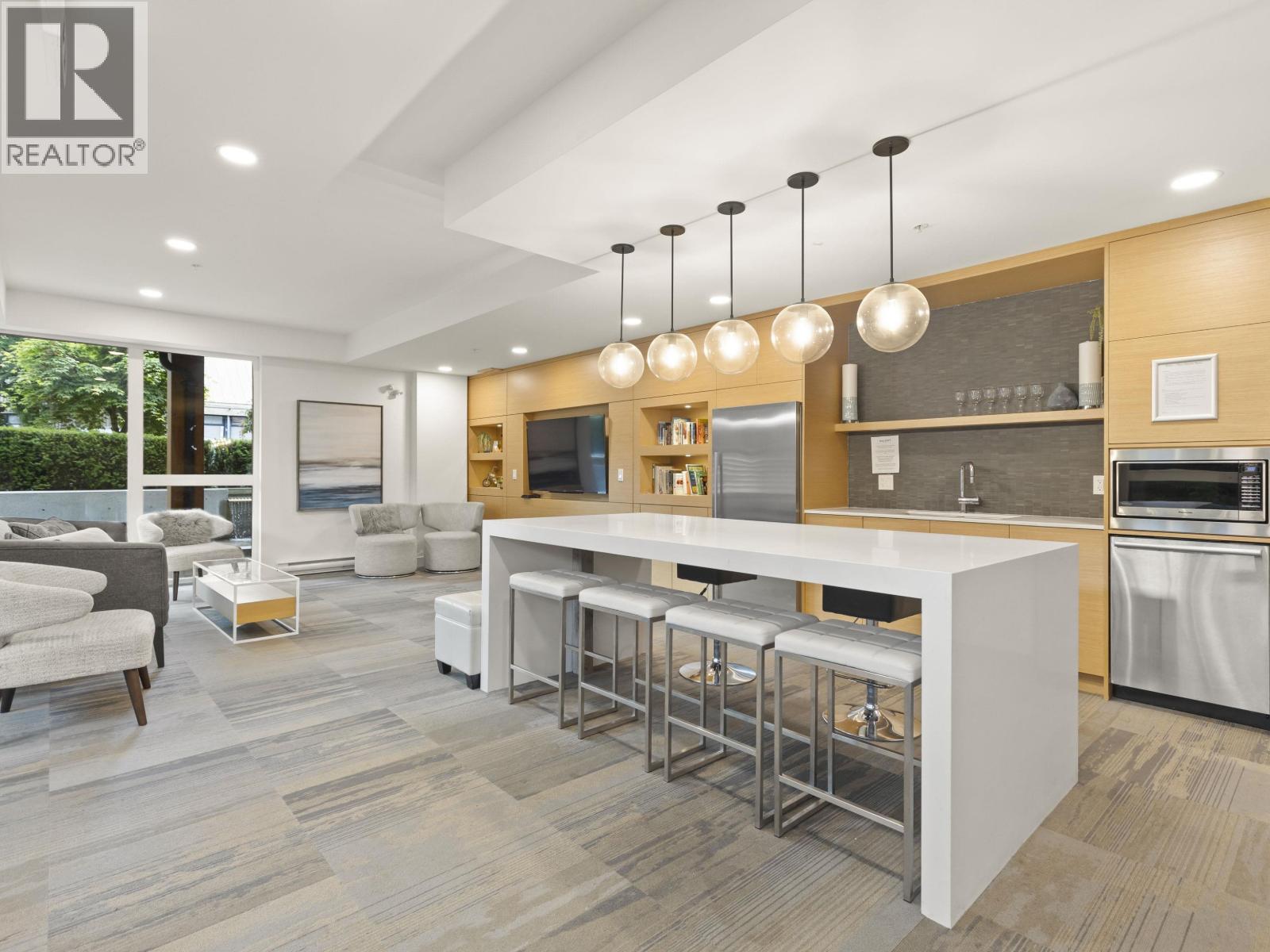 303 1327 DRAYCOTT ROAD, North Vancouver