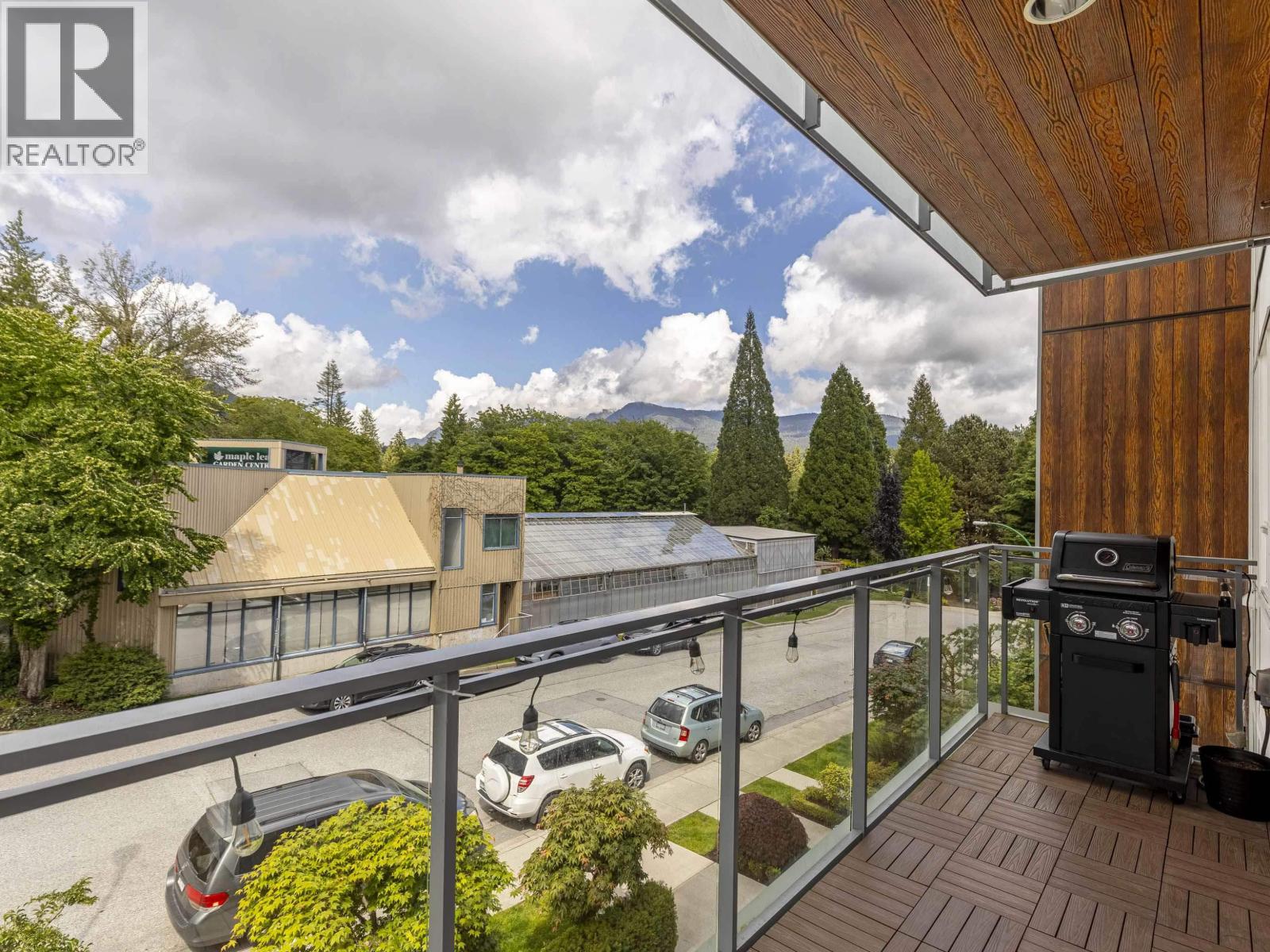 303 1327 DRAYCOTT ROAD, North Vancouver