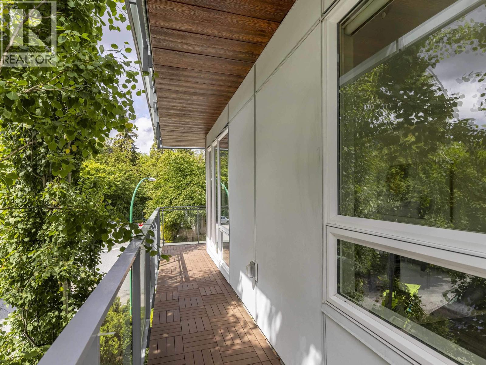 303 1327 DRAYCOTT ROAD, North Vancouver