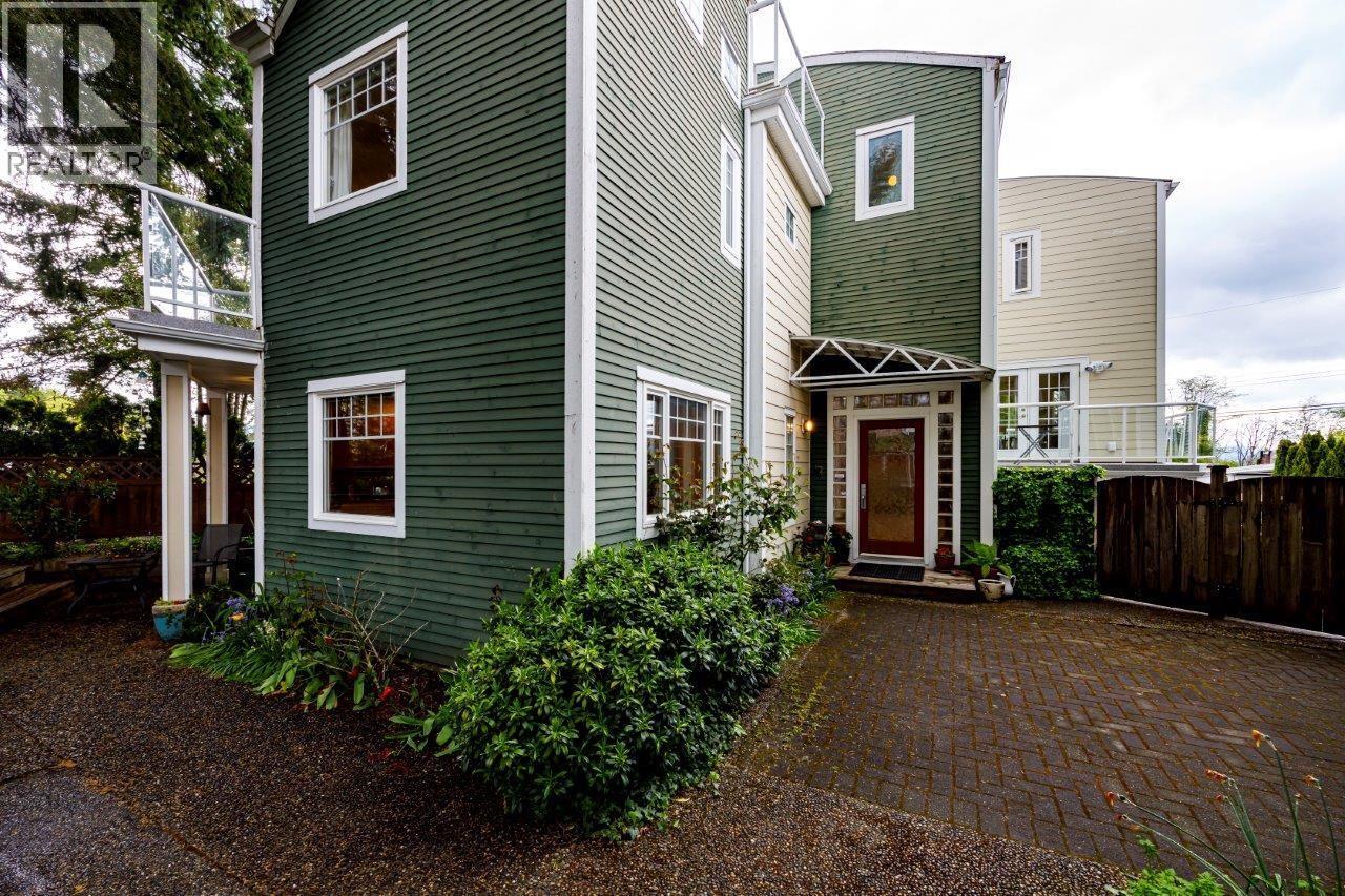 26 N STRATFORD AVENUE, Burnaby