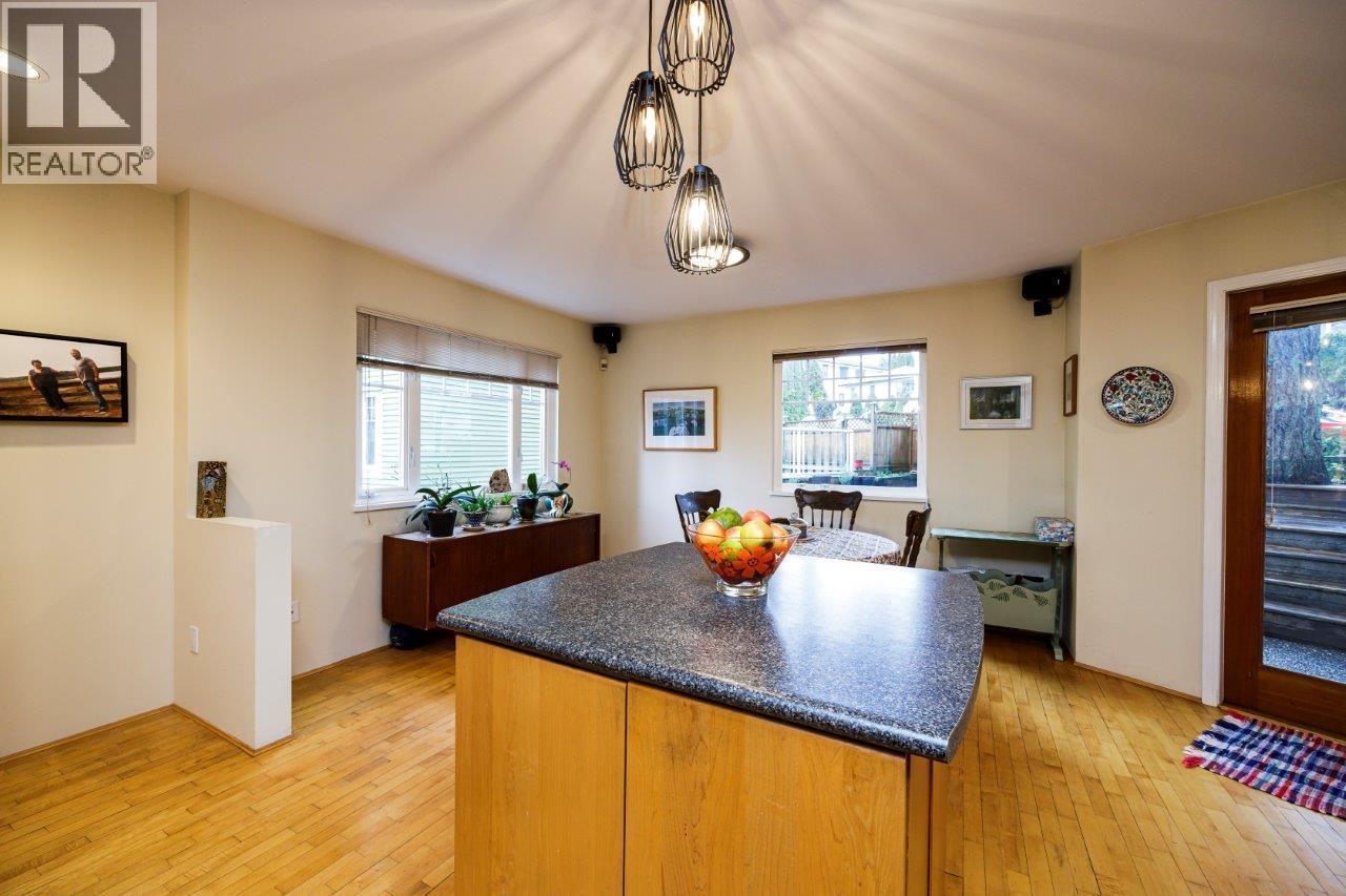 26 N STRATFORD AVENUE, Burnaby