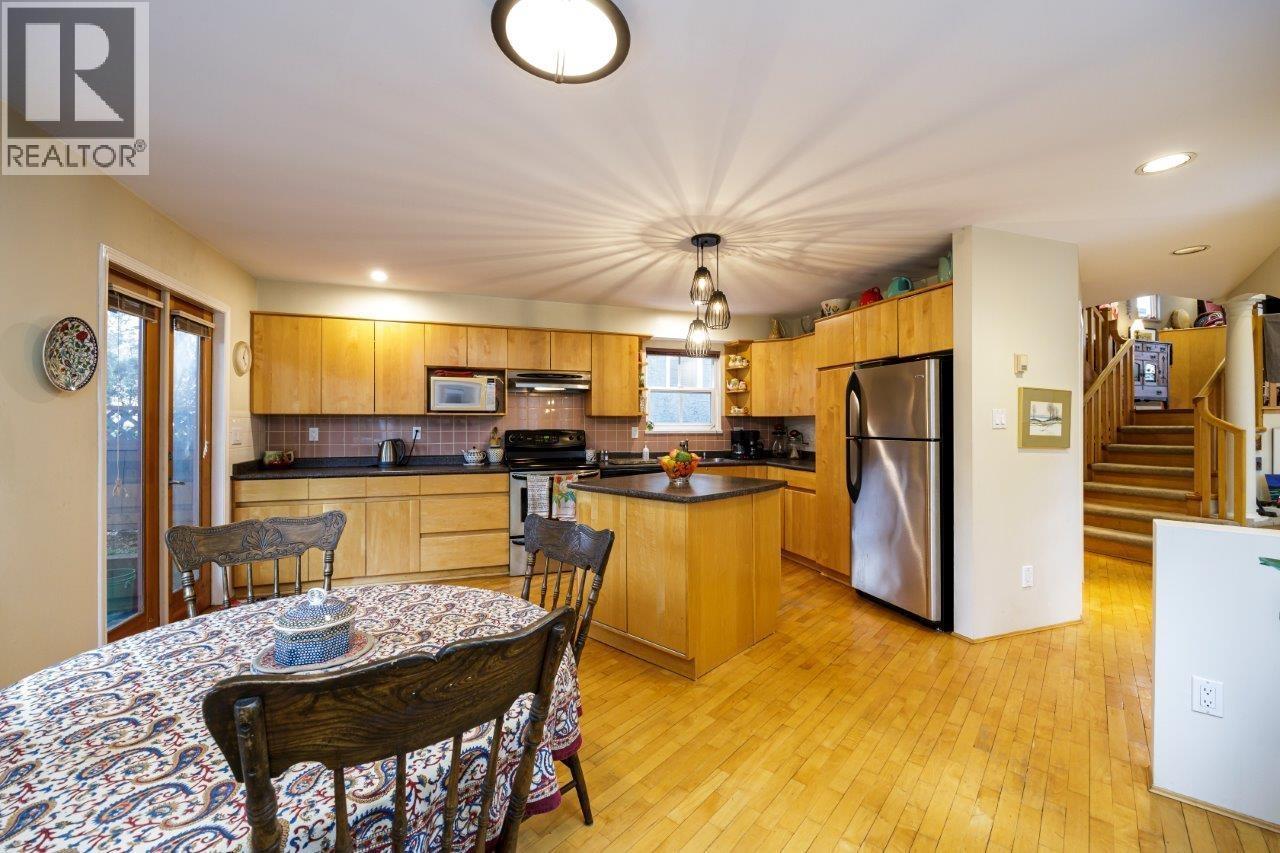 26 N STRATFORD AVENUE, Burnaby