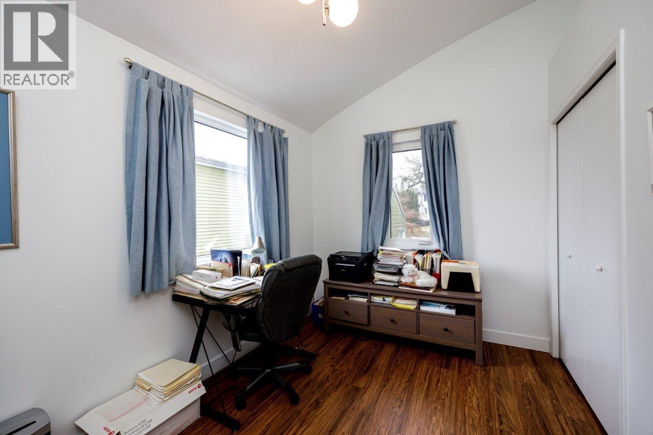 26 N STRATFORD AVENUE, Burnaby