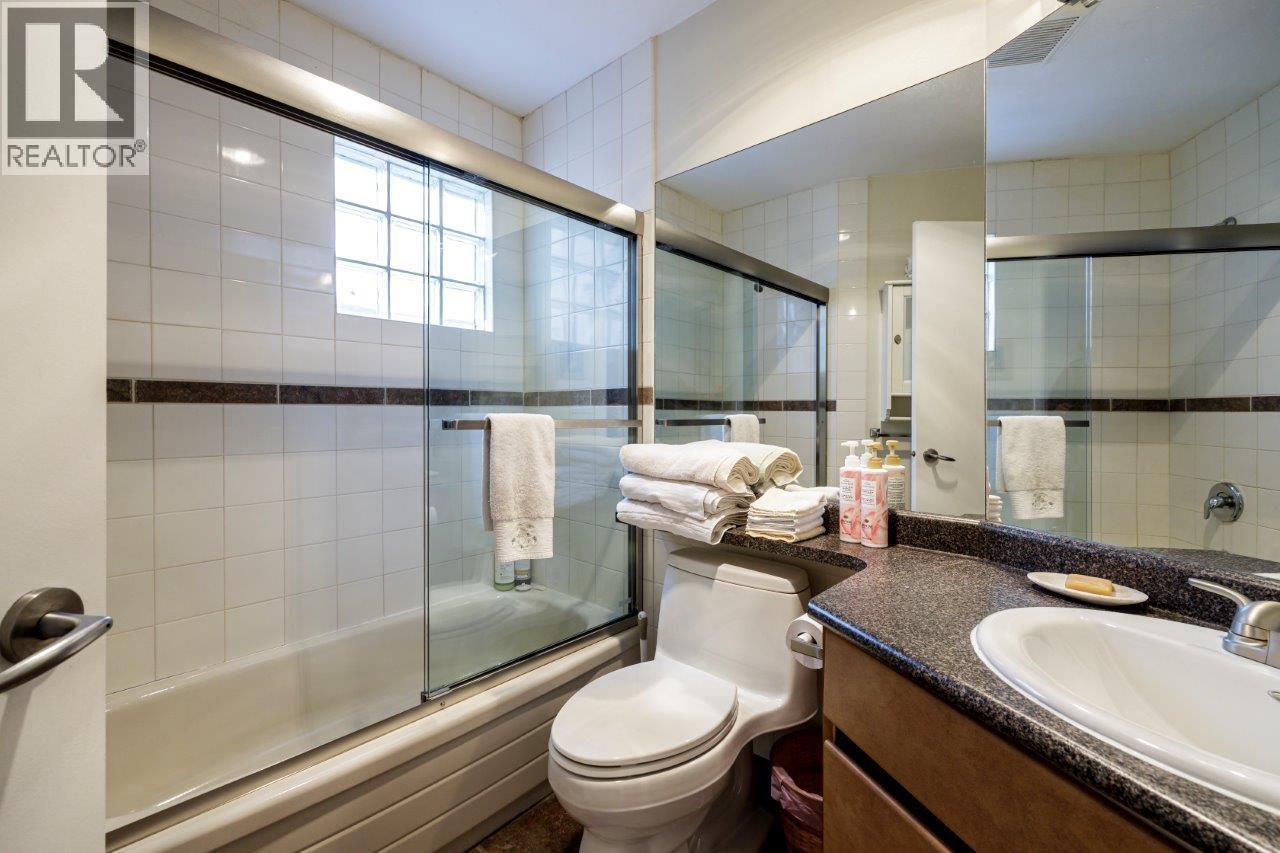 26 N STRATFORD AVENUE, Burnaby