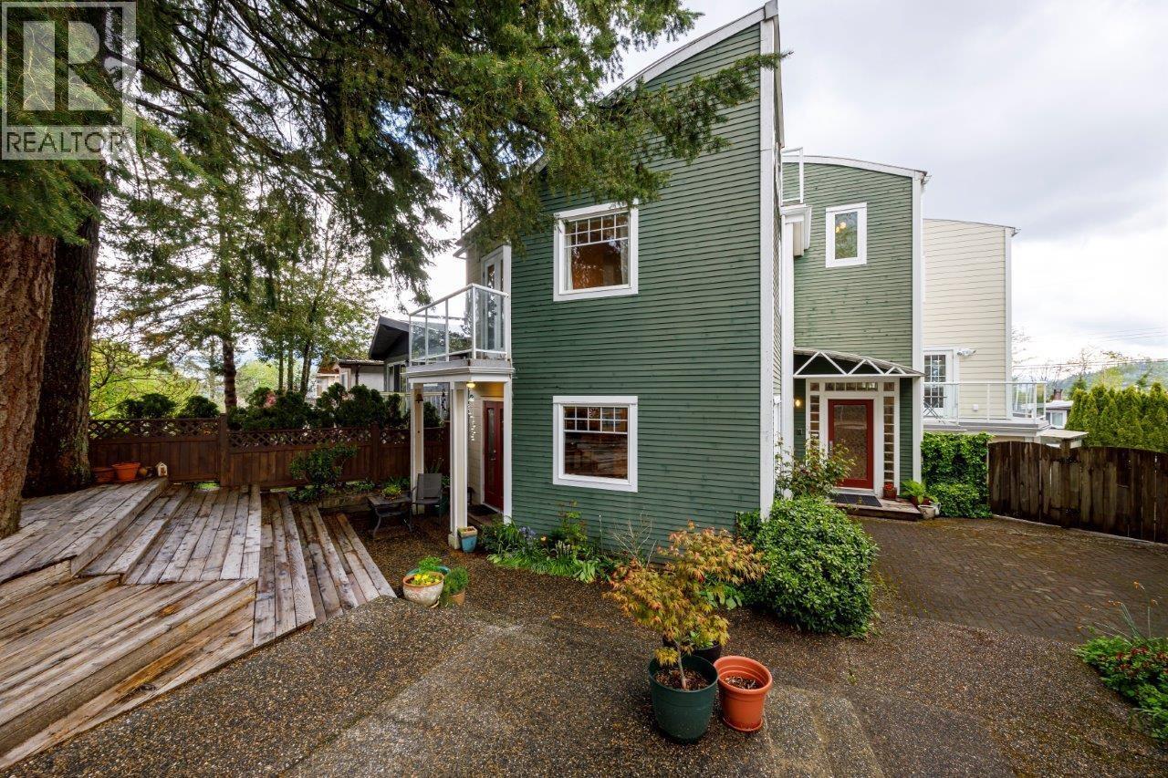 26 N STRATFORD AVENUE, Burnaby