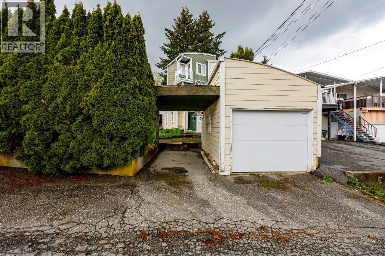 26 N STRATFORD AVENUE, Burnaby