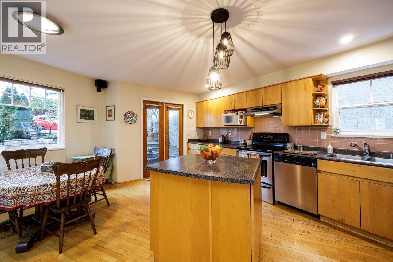 26 N STRATFORD AVENUE, Burnaby
