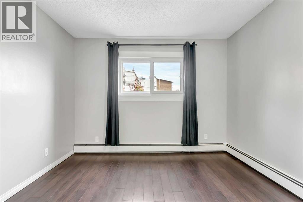 Single Family House for Sale in    Avenue NE Crescent Heights Calgary 