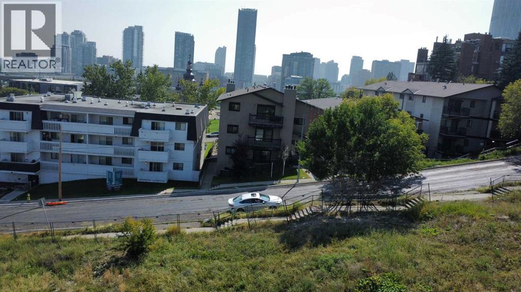 Single Family House for Sale in    Avenue NE Crescent Heights Calgary 