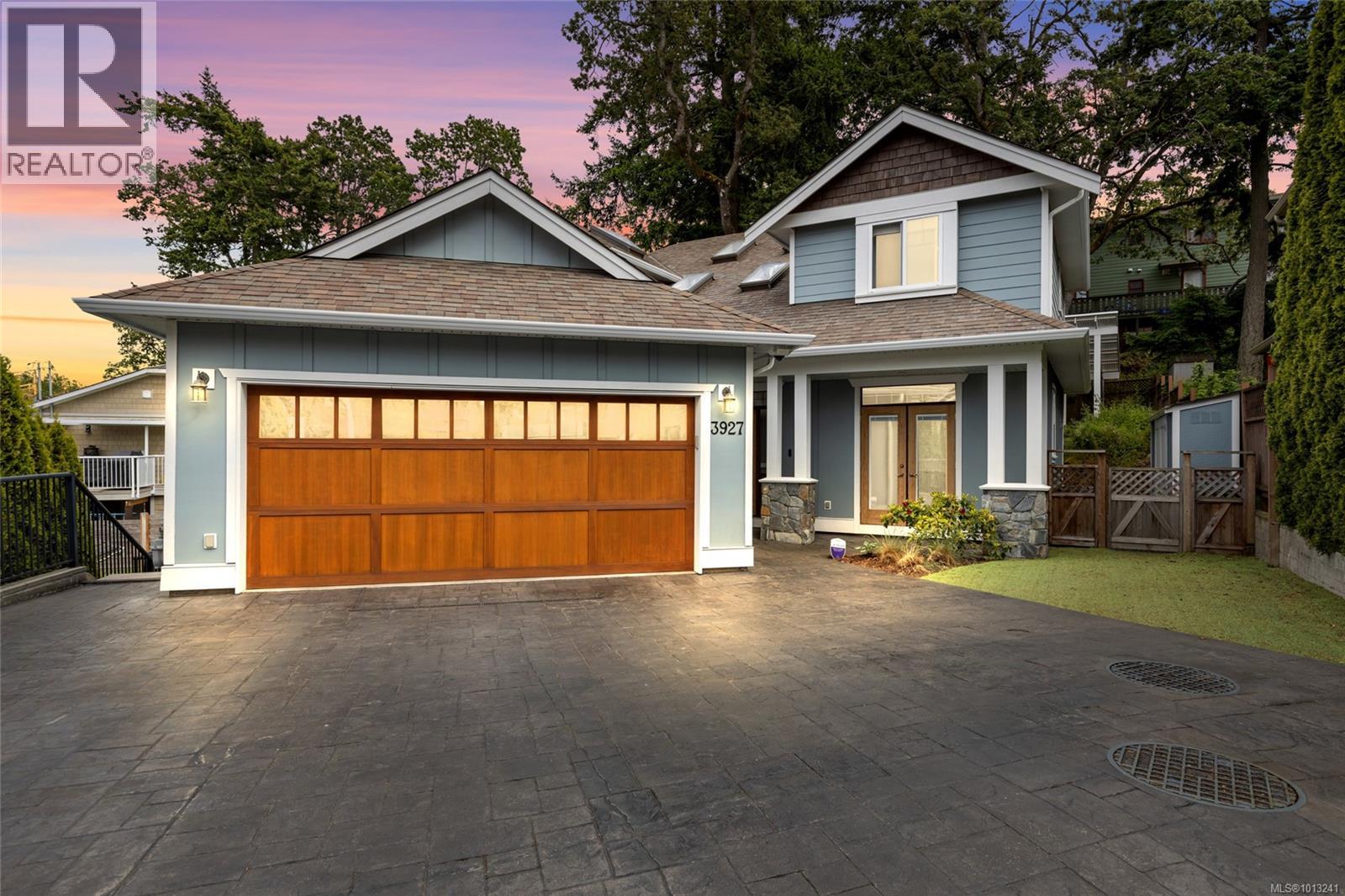  3927 Druce Lane, Saanich