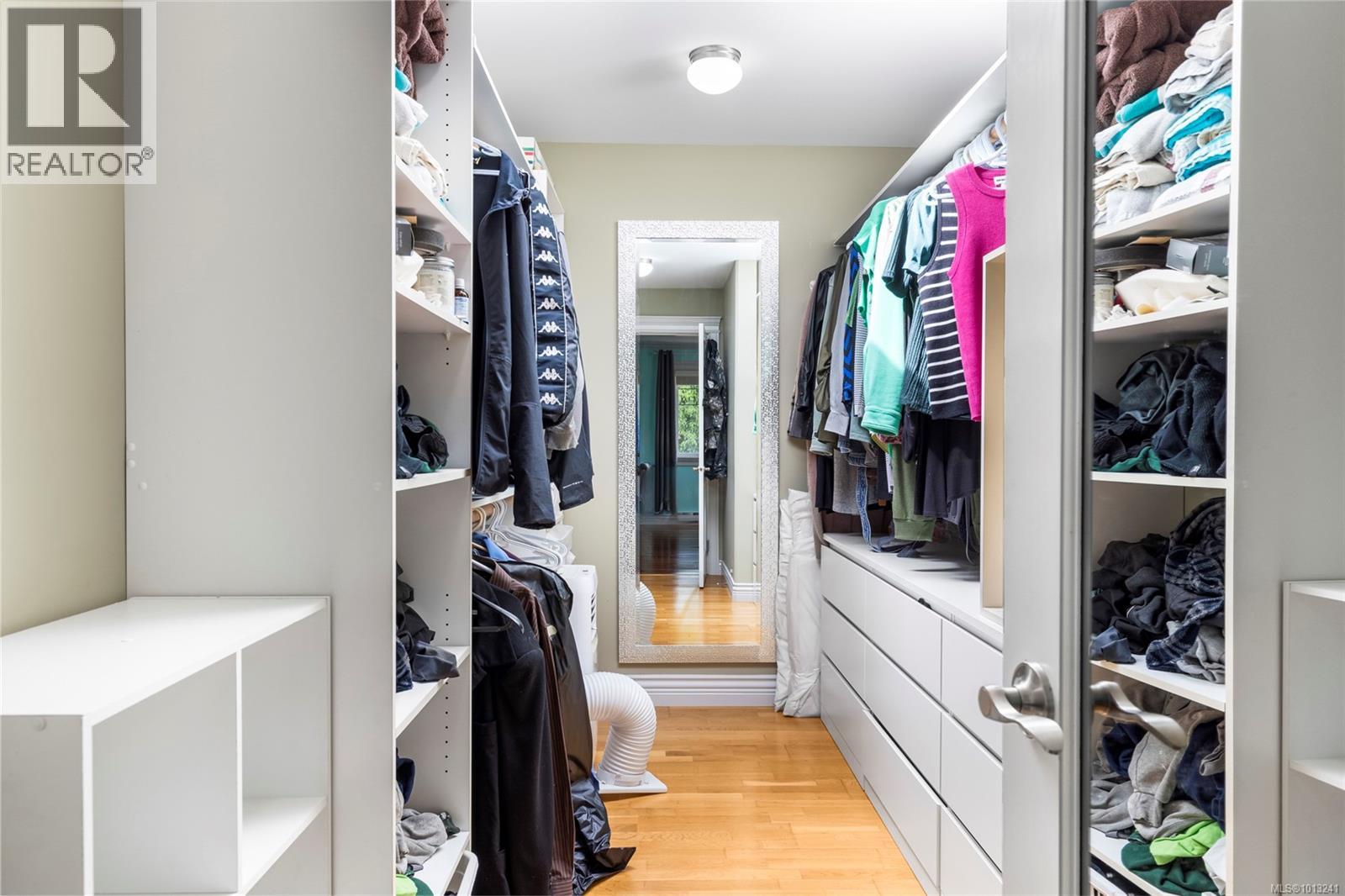  3927 Druce Lane, Saanich