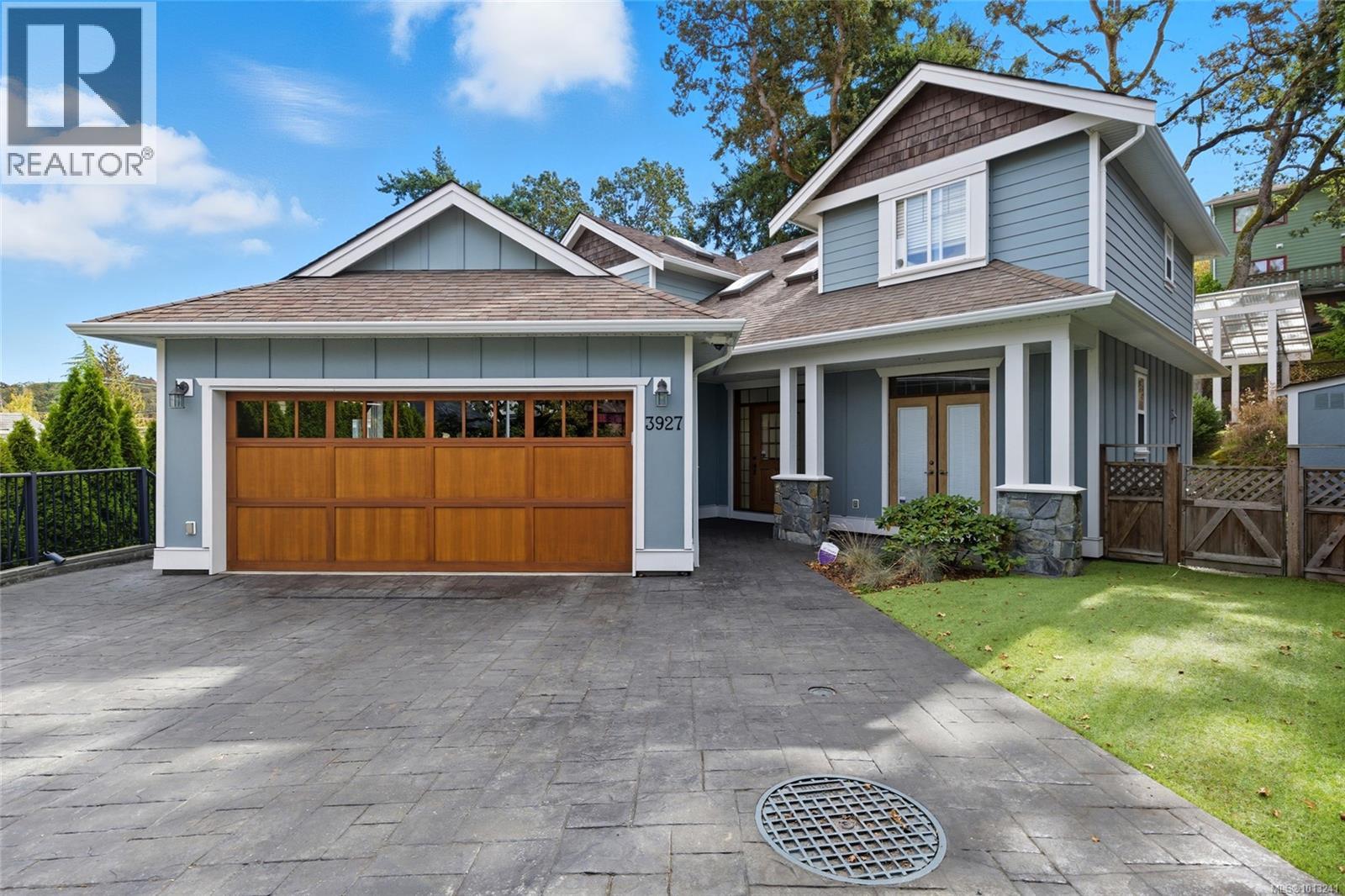  3927 Druce Lane, Saanich