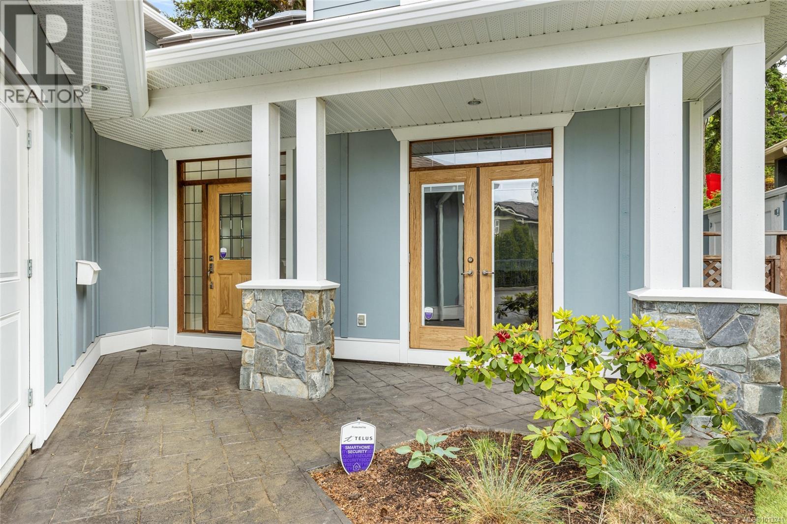  3927 Druce Lane, Saanich
