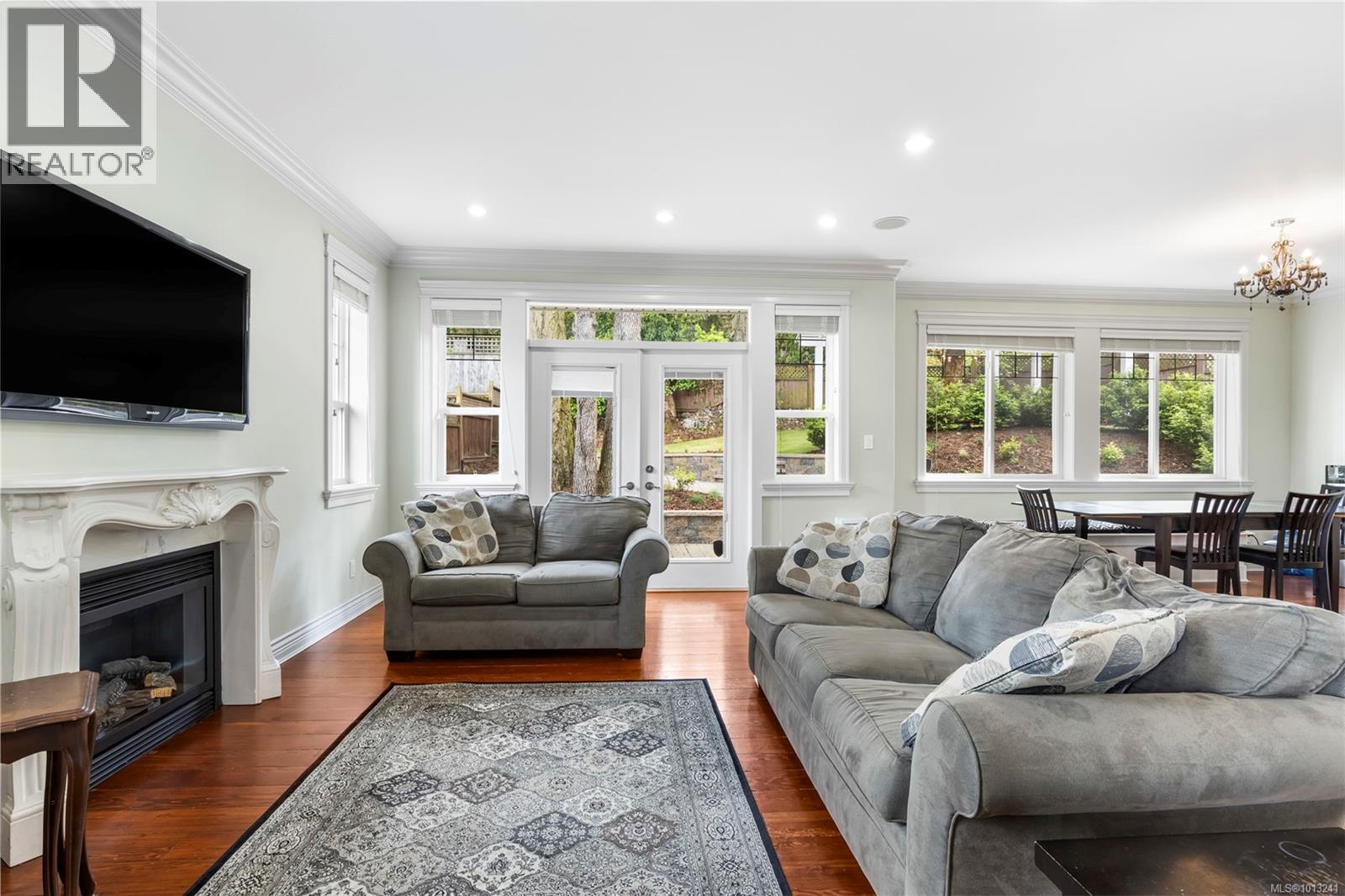  3927 Druce Lane, Saanich