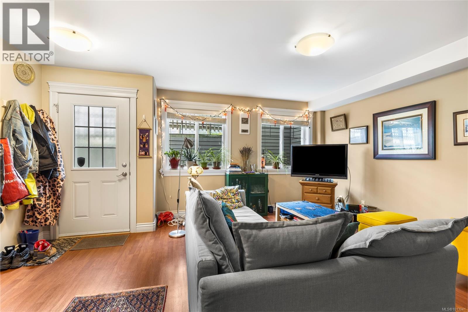  3927 Druce Lane, Saanich