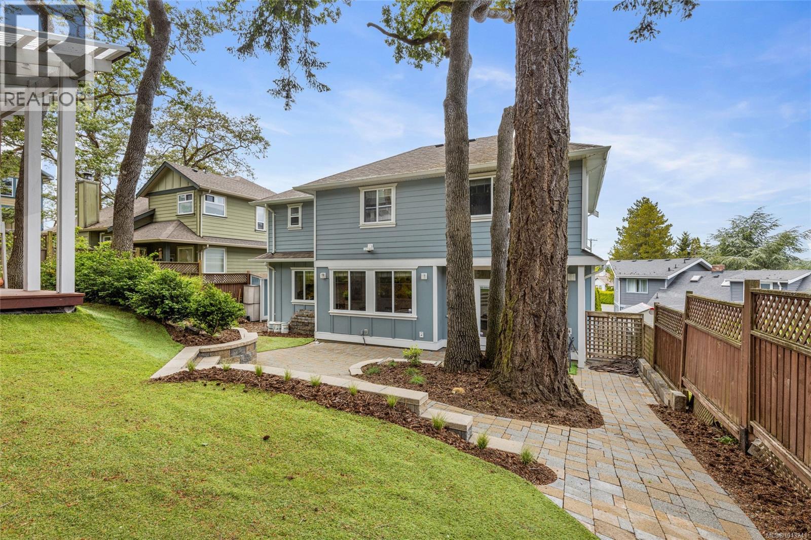  3927 Druce Lane, Saanich