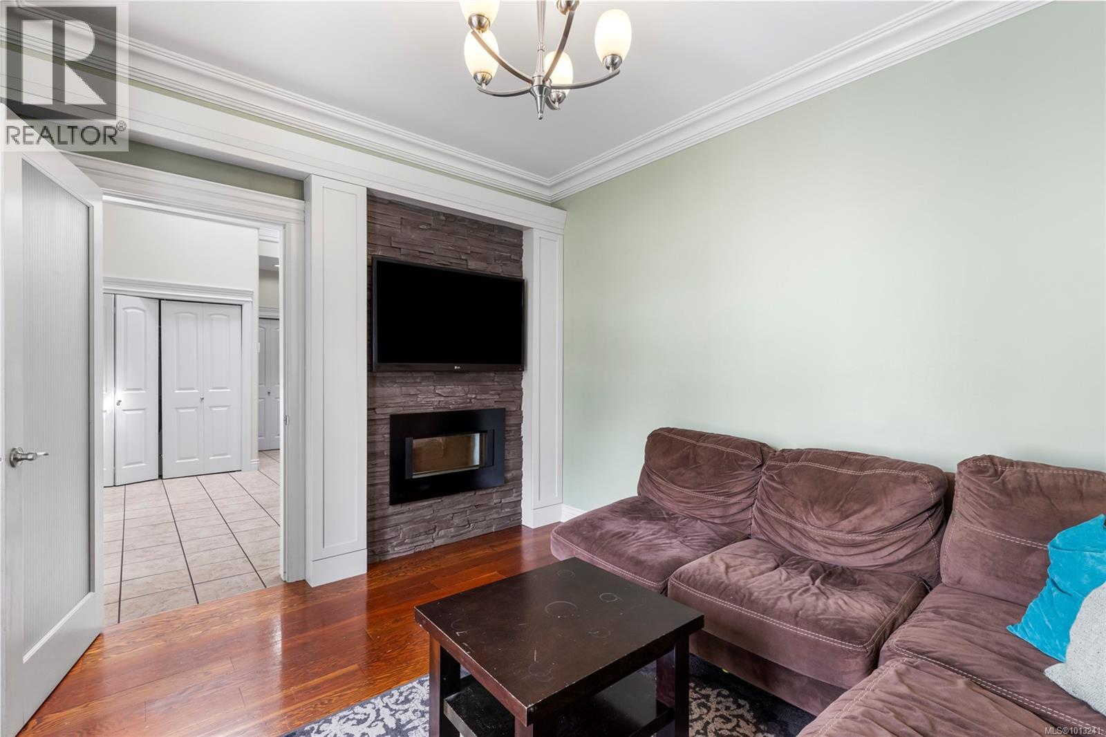  3927 Druce Lane, Saanich