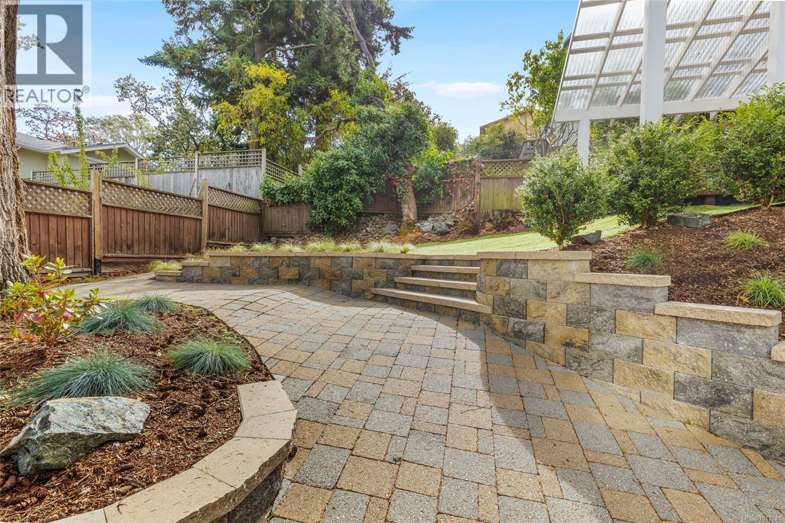  3927 Druce Lane, Saanich