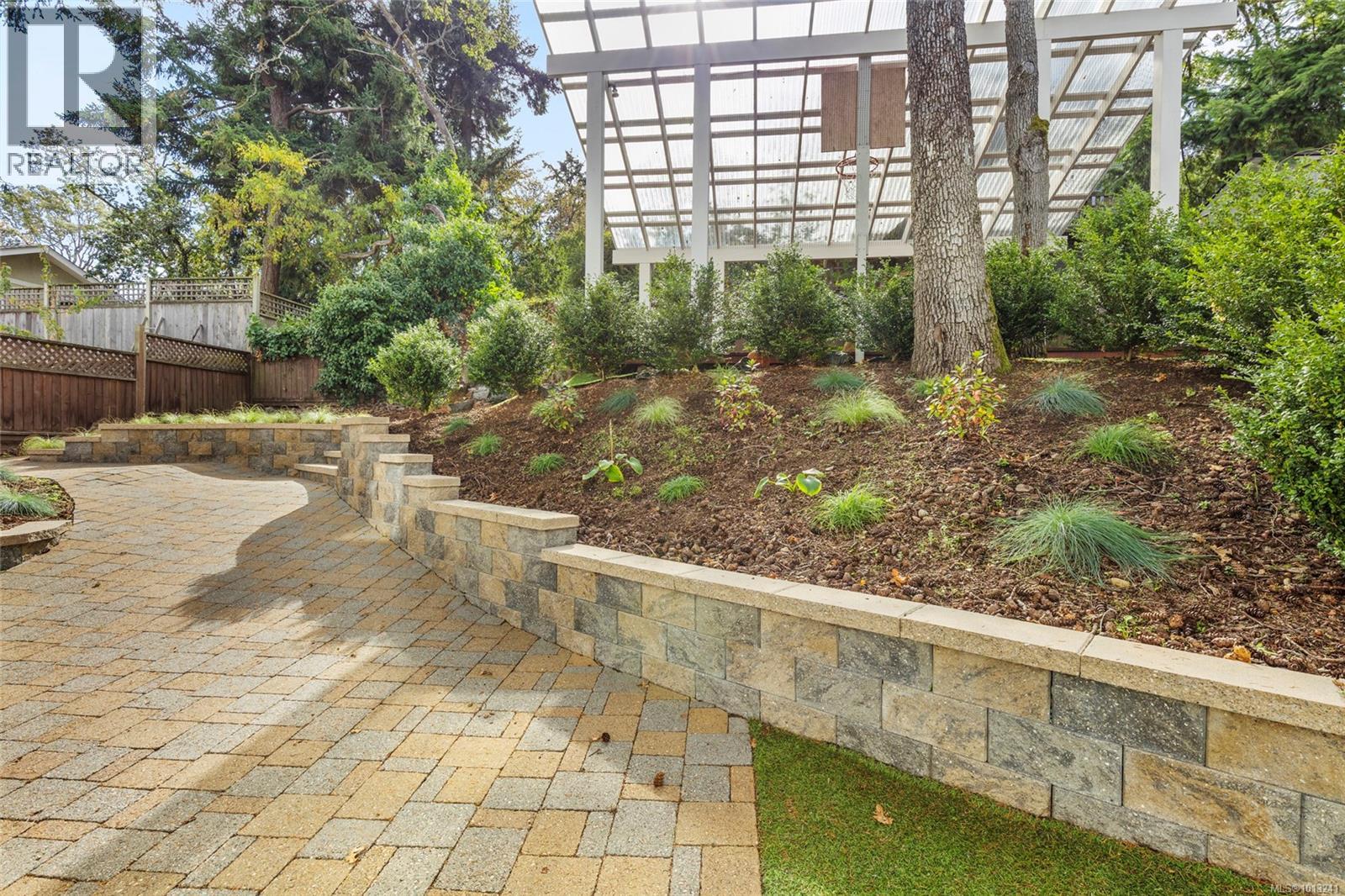  3927 Druce Lane, Saanich