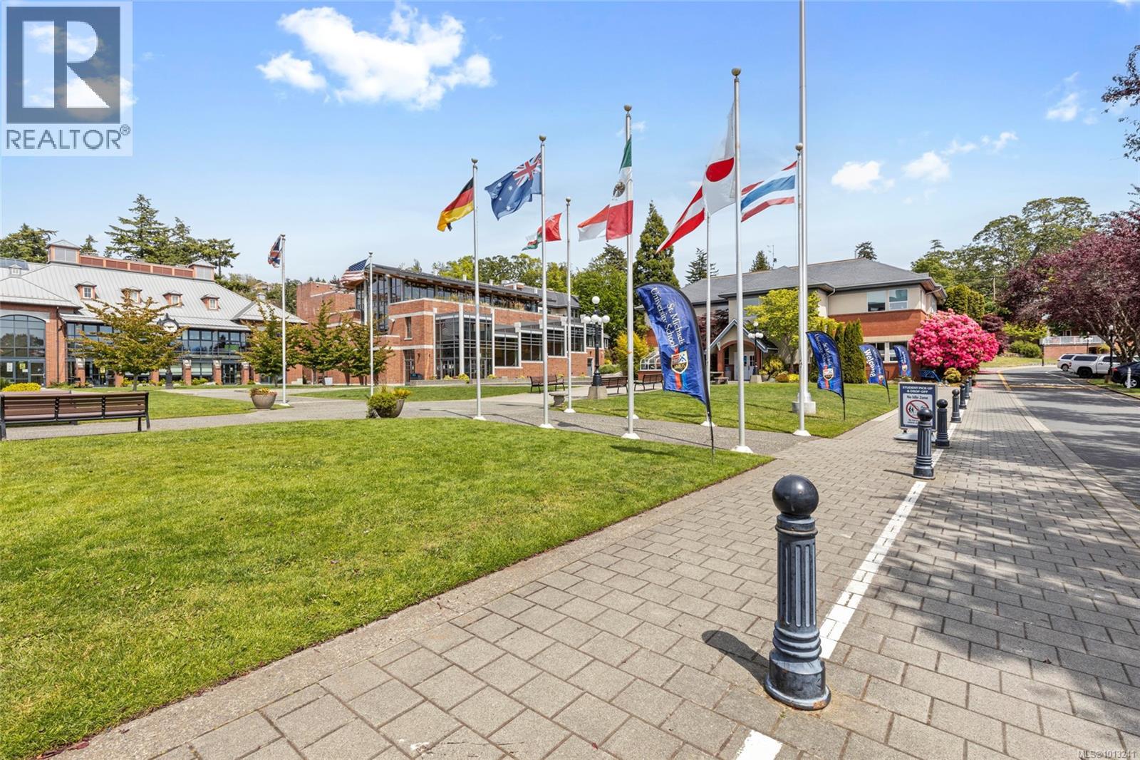  3927 Druce Lane, Saanich