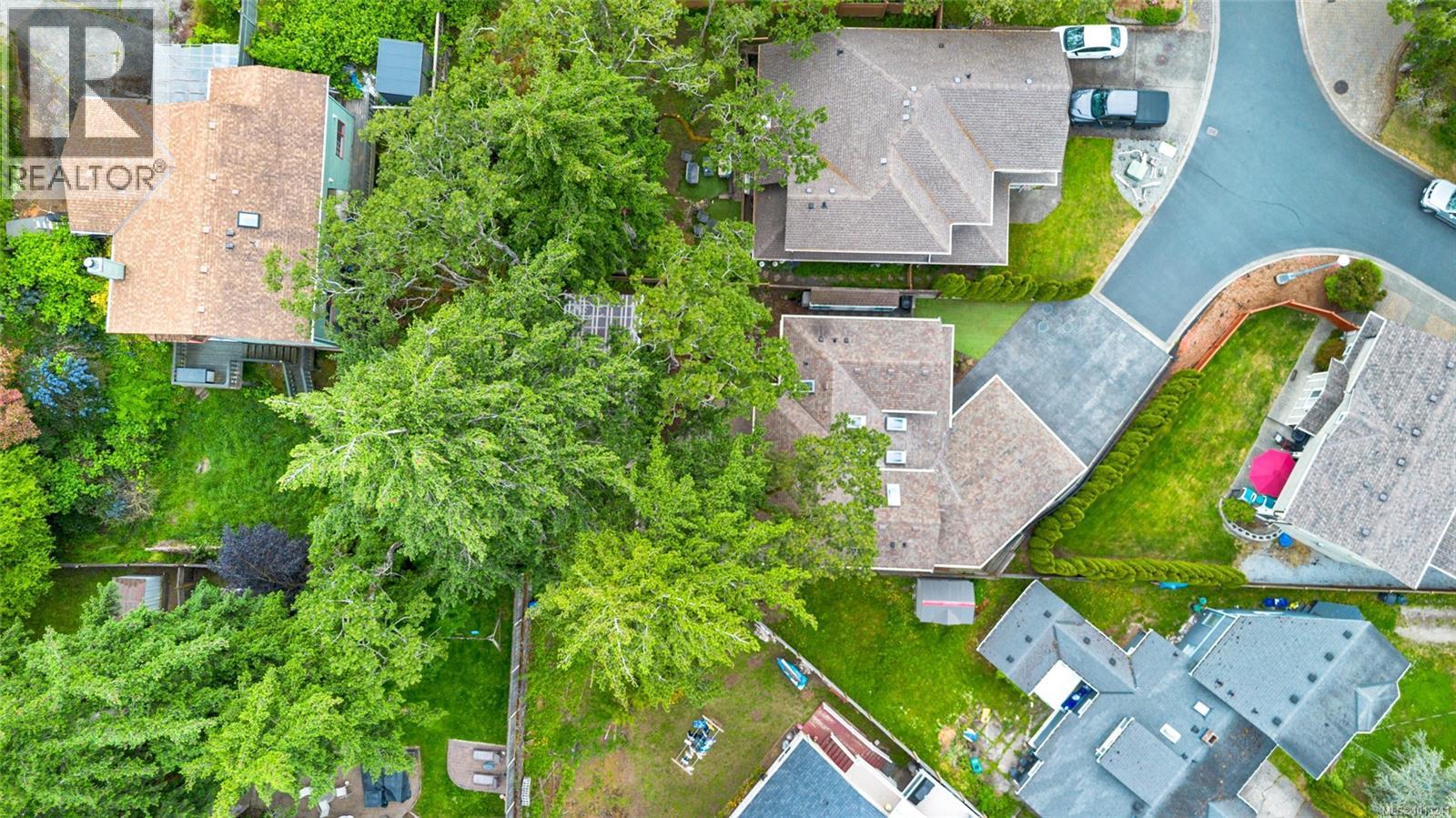  3927 Druce Lane, Saanich