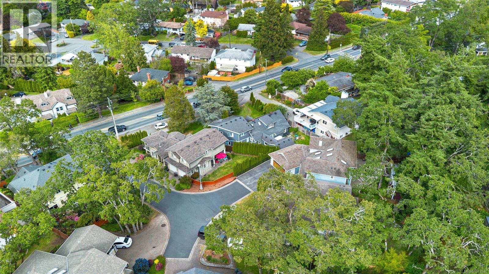  3927 Druce Lane, Saanich