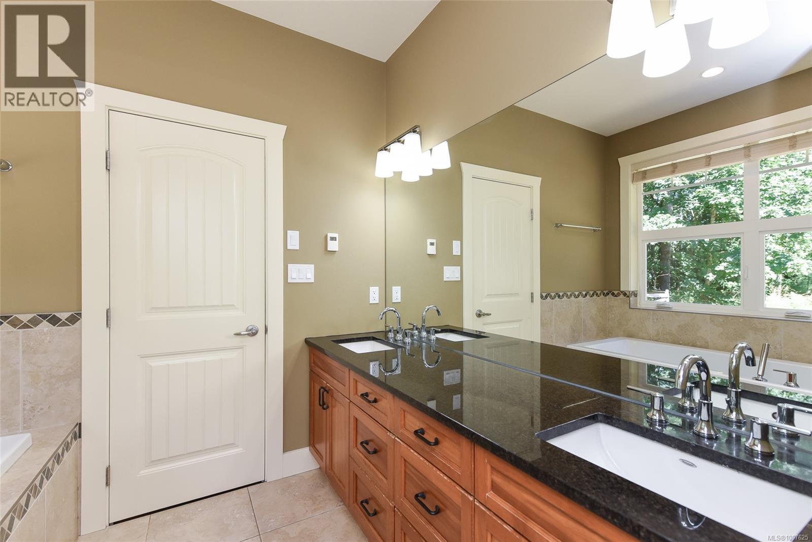 3476/3470 Heather Rd, Black Creek