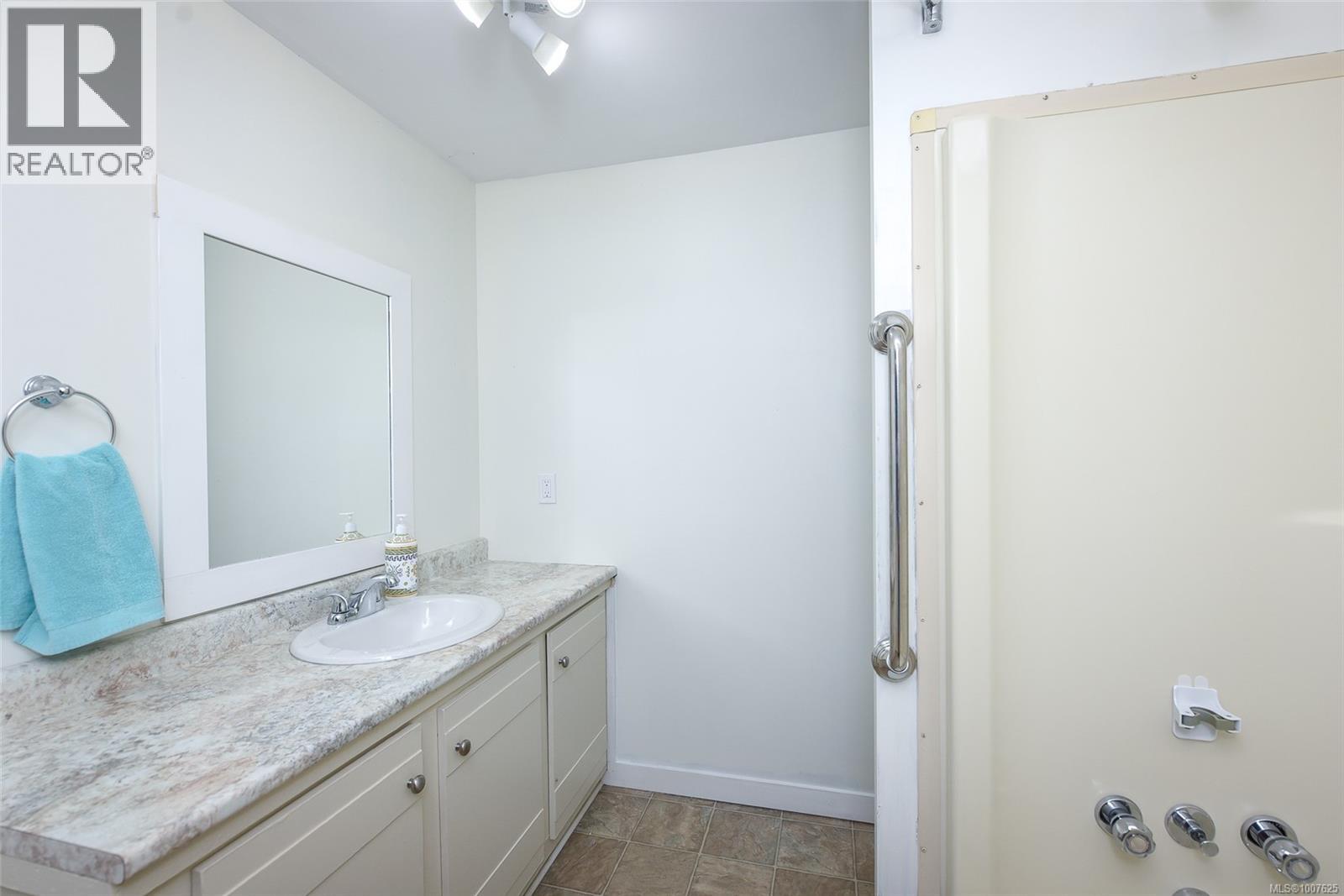 3476/3470 Heather Rd, Black Creek