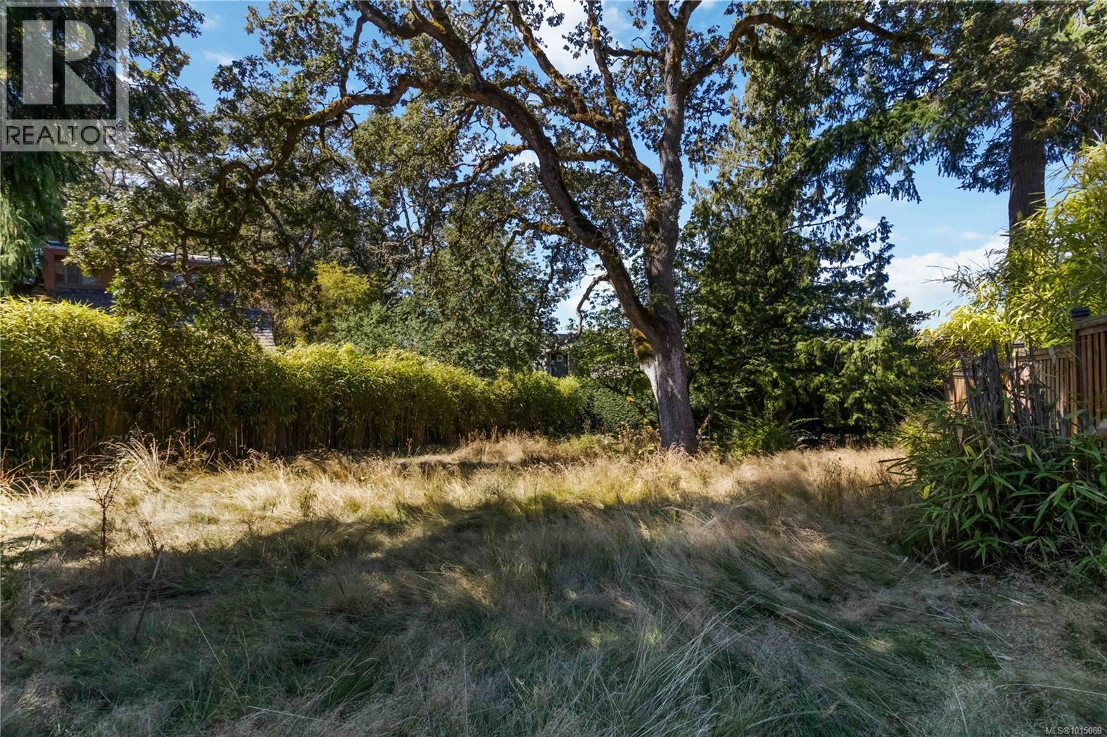  933 Woodhall Drive, Saanich