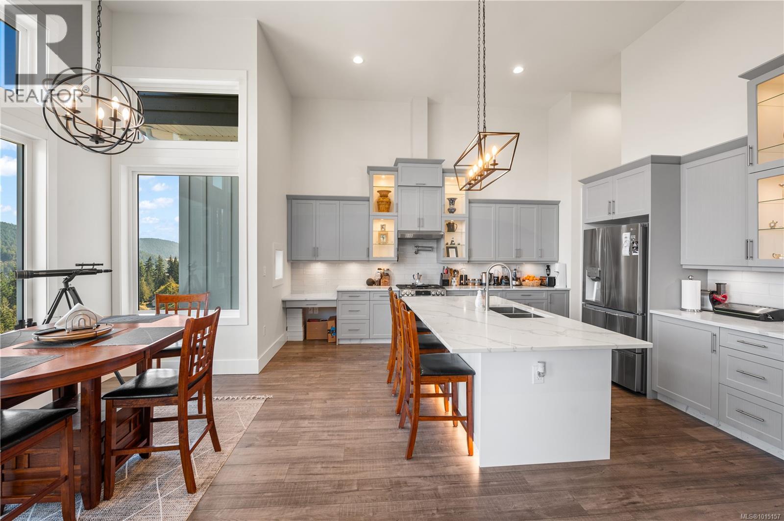 6469 Marine Cres, Duncan