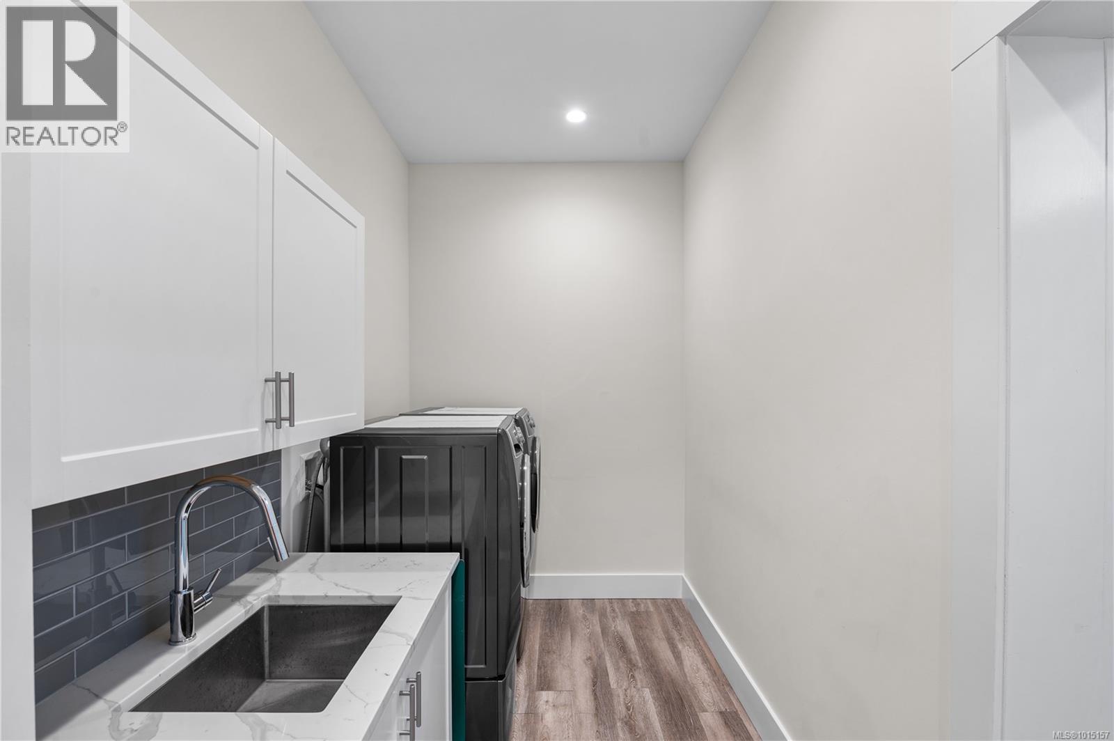 6469 Marine Cres, Duncan