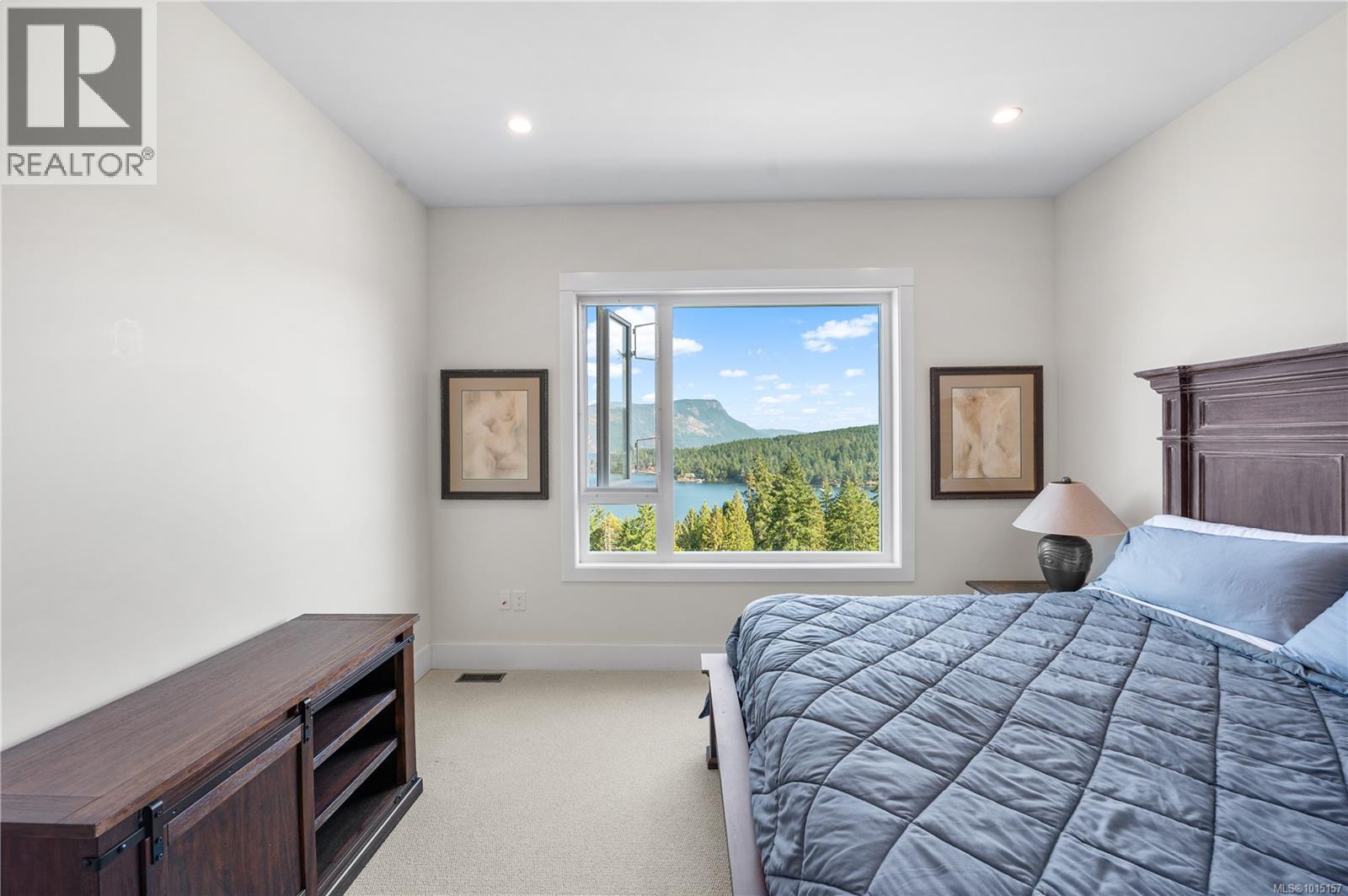 6469 Marine Cres, Duncan
