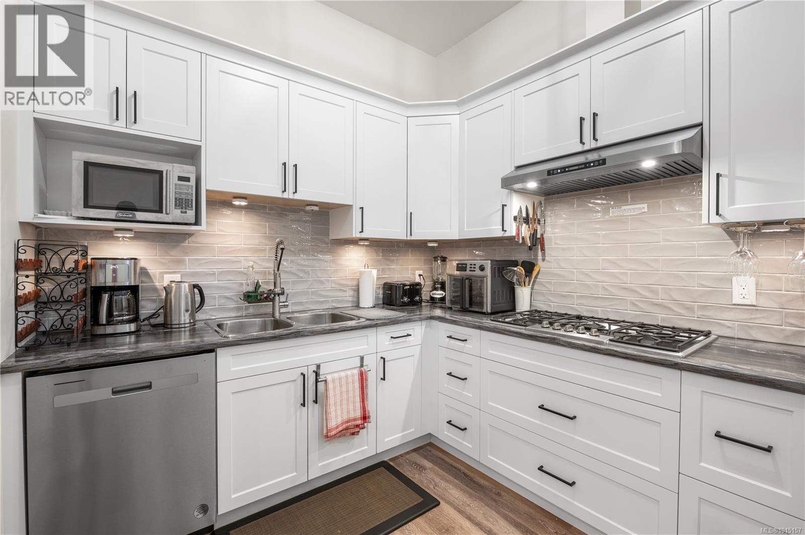 6469 Marine Cres, Duncan