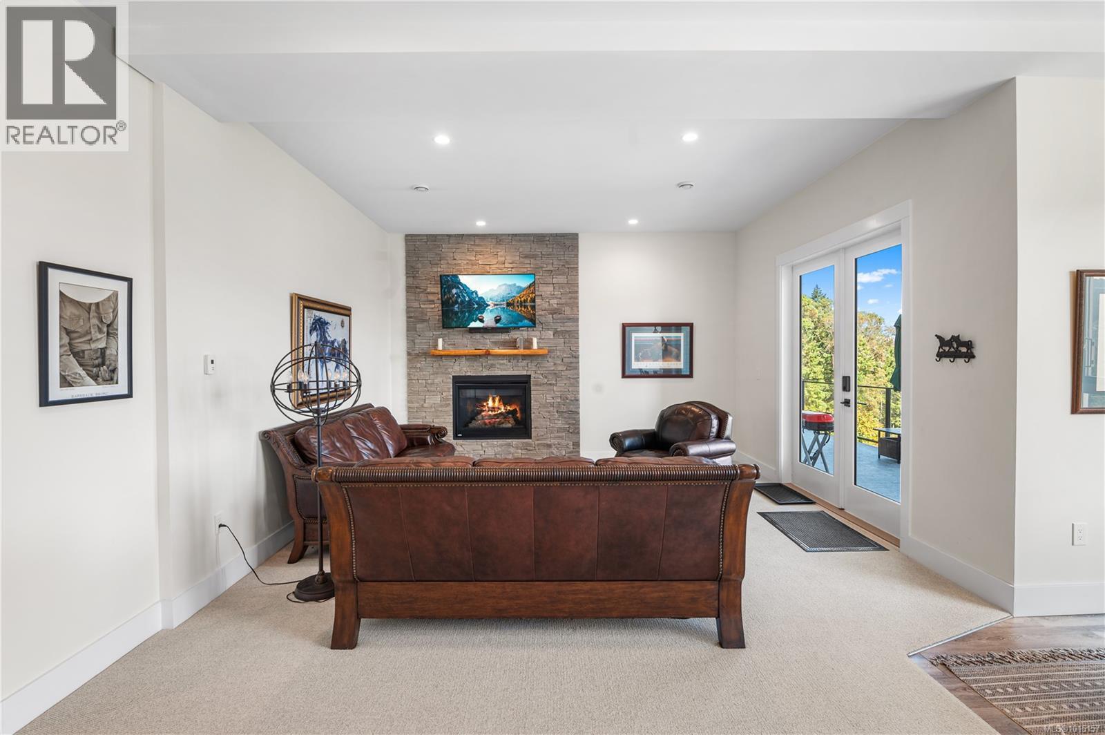 6469 Marine Cres, Duncan