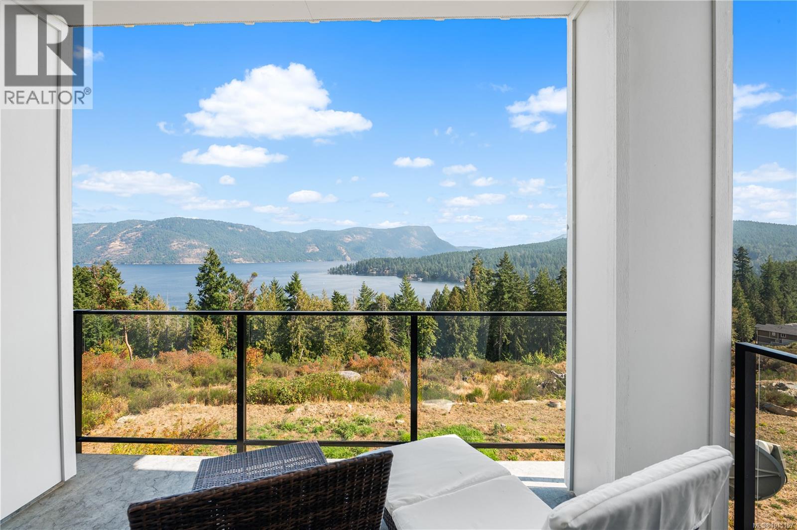 6469 Marine Cres, Duncan