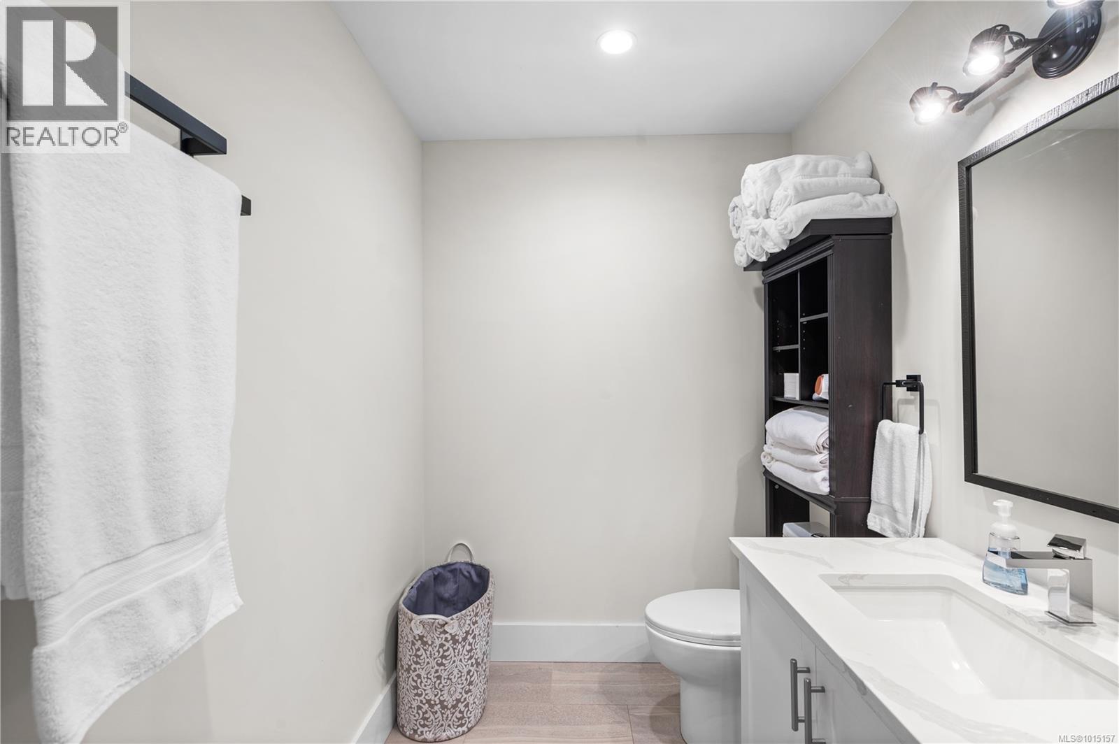 6469 Marine Cres, Duncan
