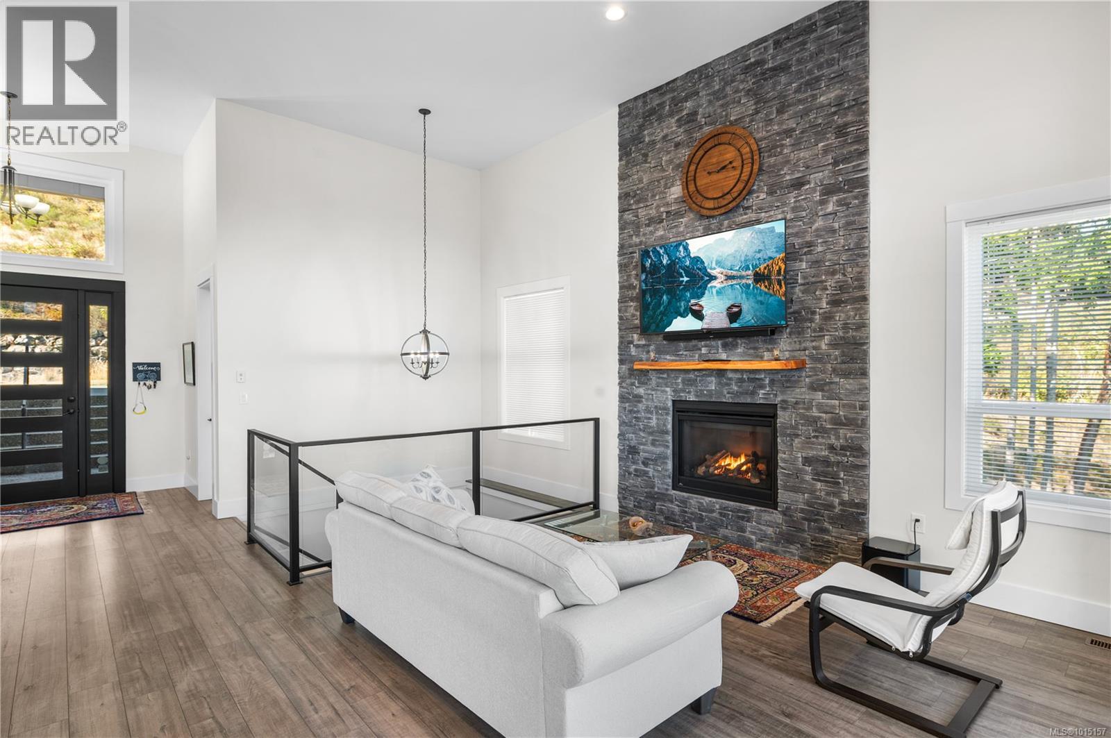 6469 Marine Cres, Duncan
