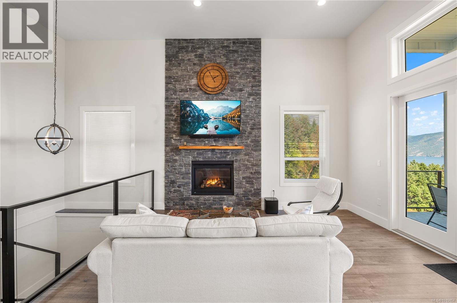 6469 Marine Cres, Duncan