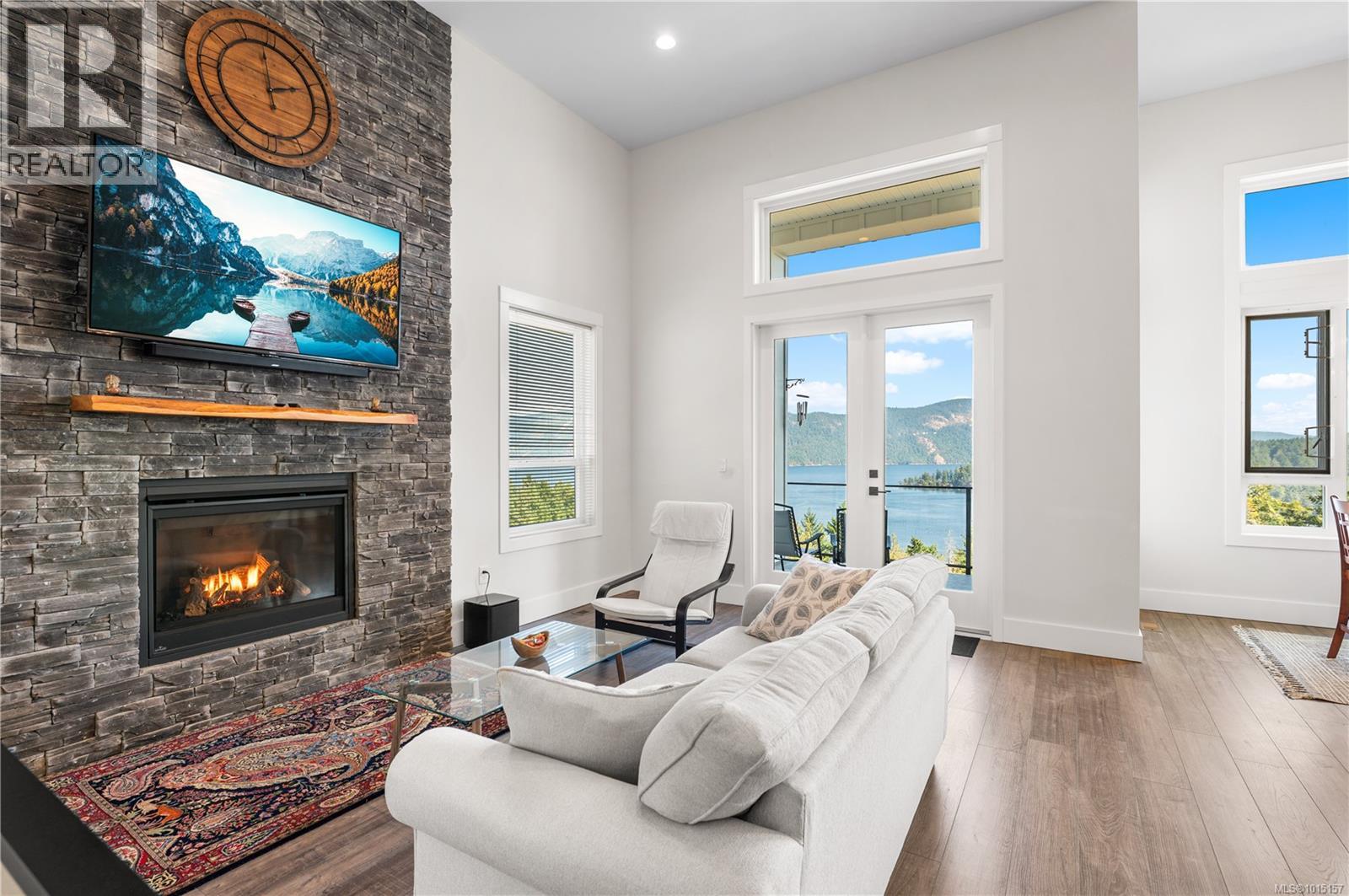 6469 Marine Cres, Duncan