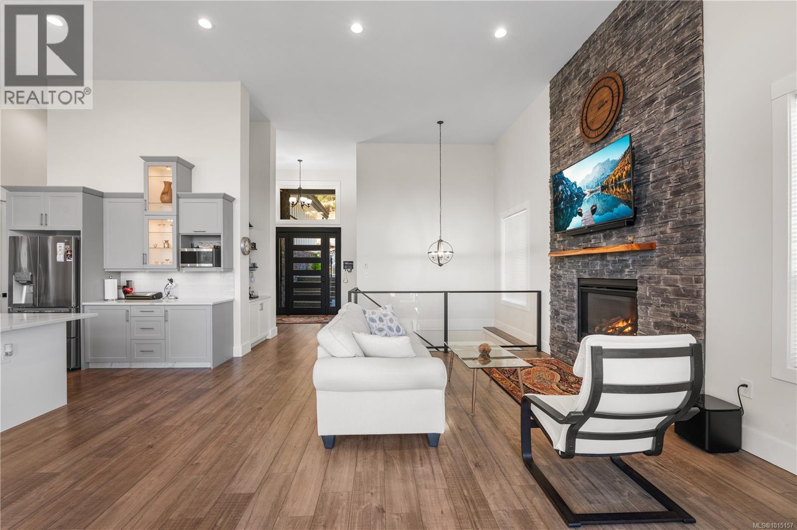 6469 Marine Cres, Duncan